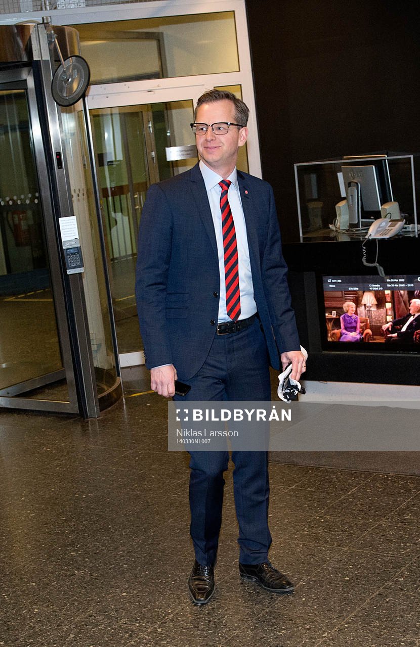 Mikael Damberg lämnar SVTs studio