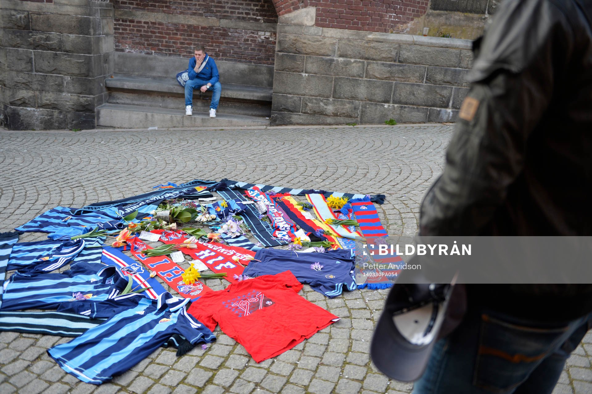 Djurgårdens och Helsingborgs supportrar har lagt tröjor