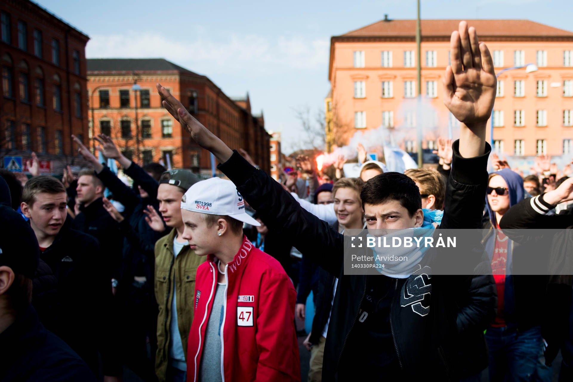 Malmösupportrar marscherar mot Swedbank Stadion