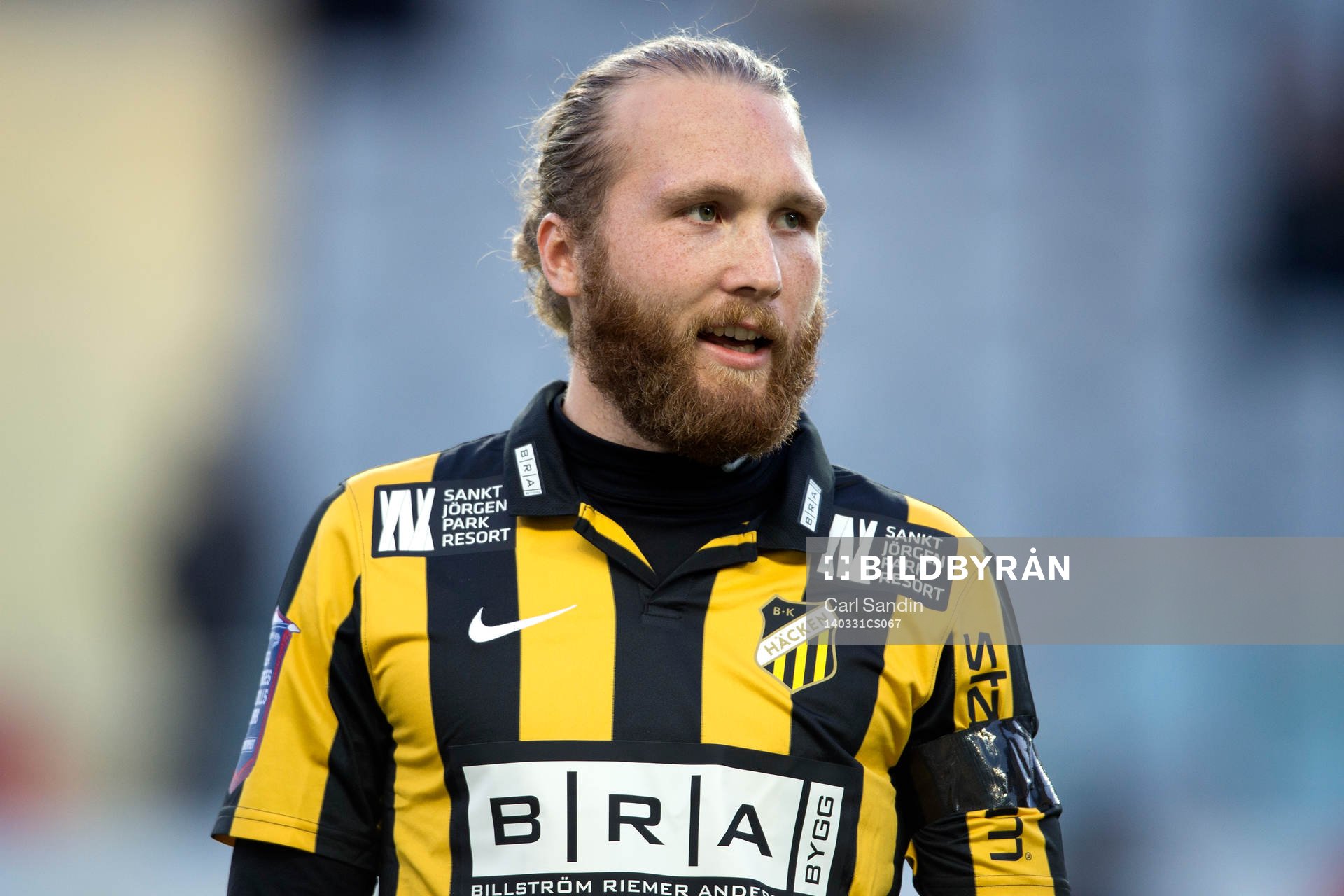 Häckens Emil Wahlström innan fotbollsmatchen i