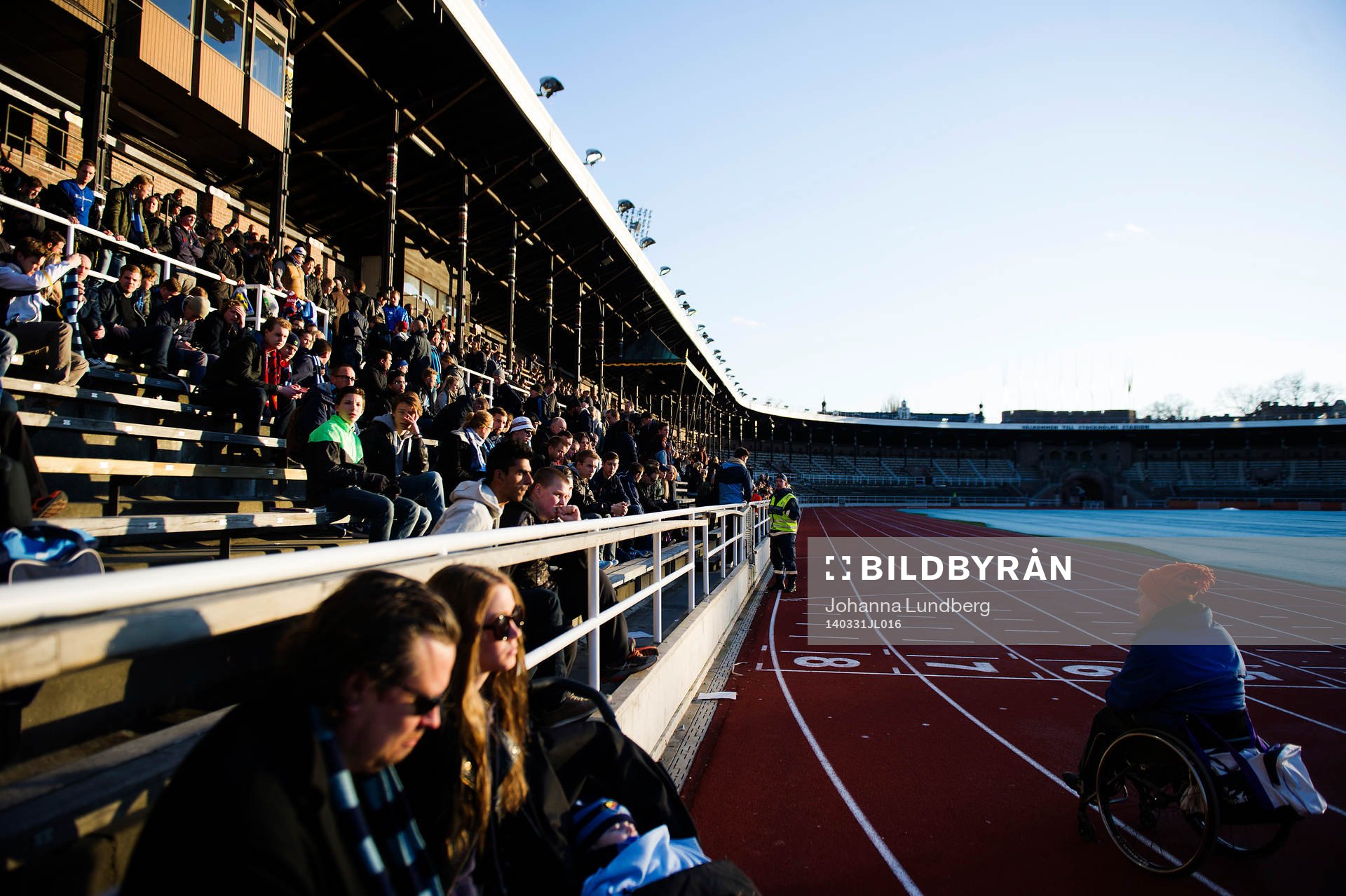 supportrar håller en tyst minut