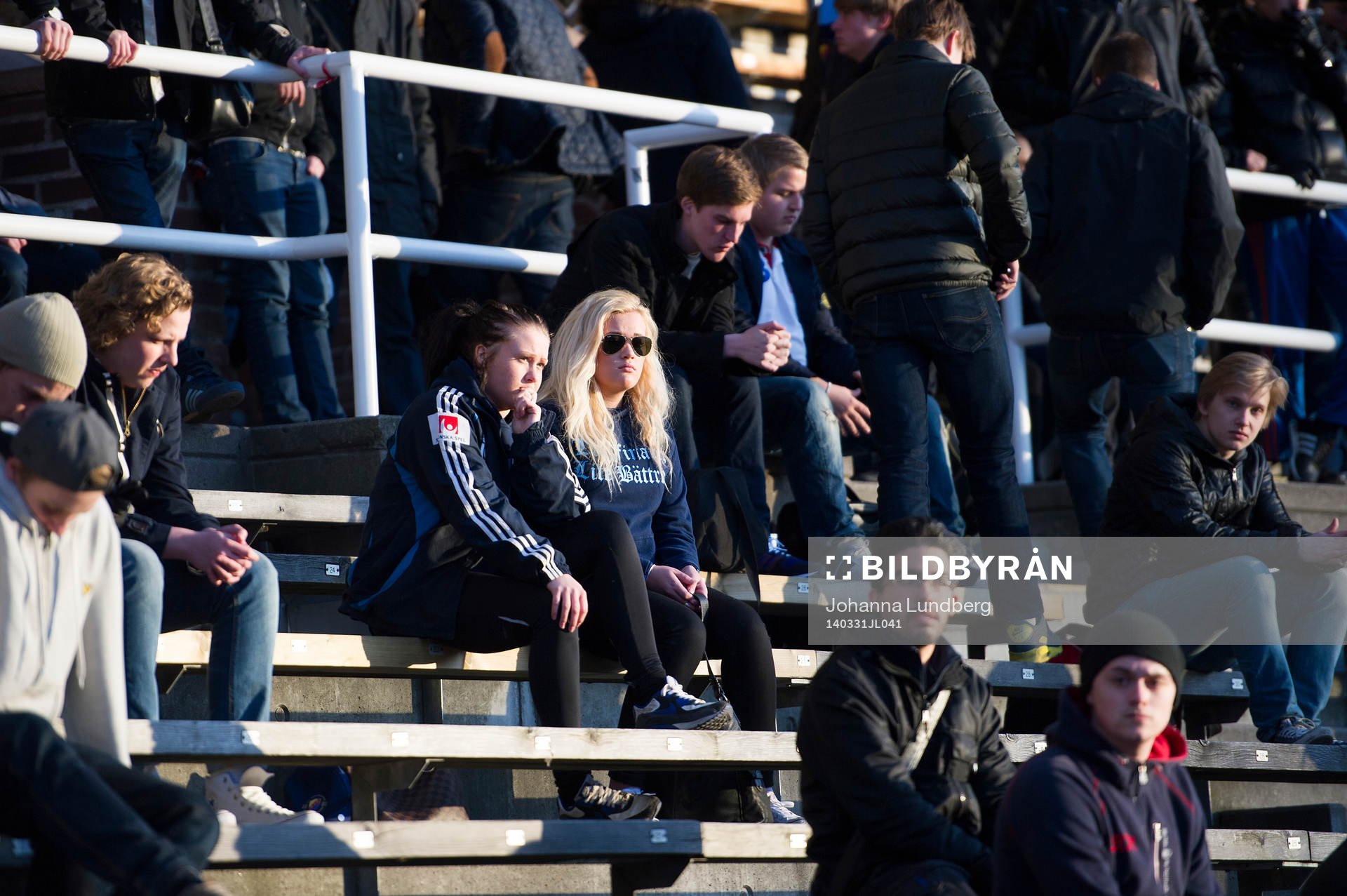 supportrar håller en tyst minut
