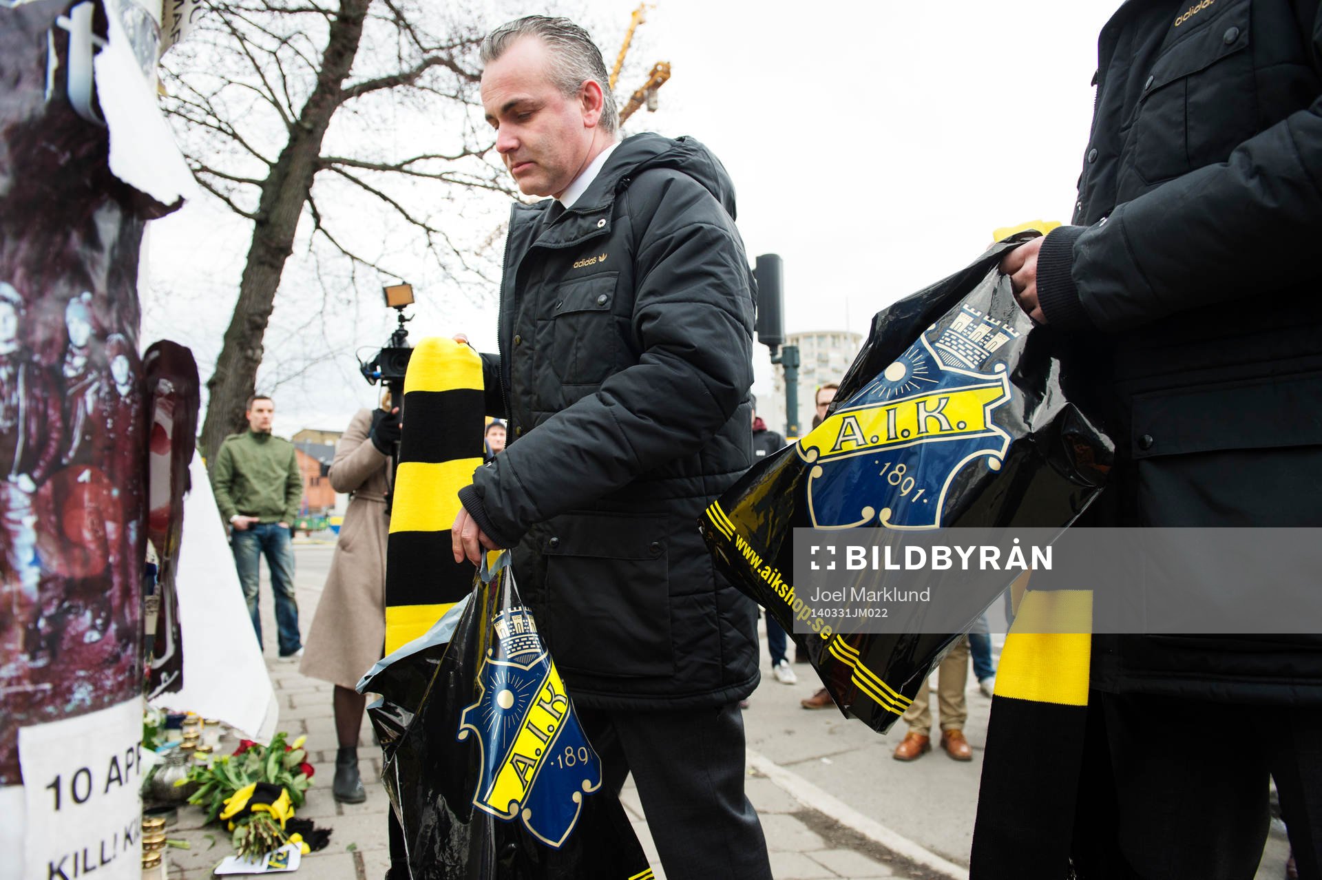 s ordförande Johan Segui hedrar