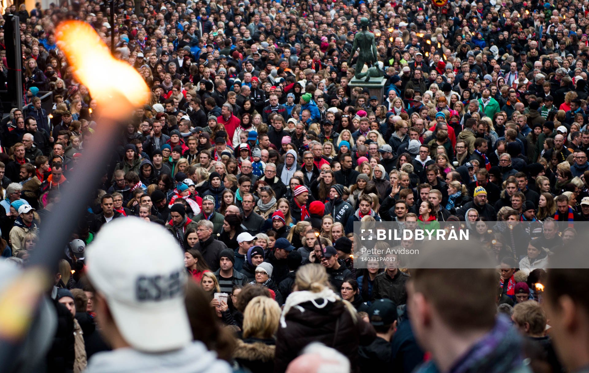 Tusentals har samlats för att delta i en manifestation på