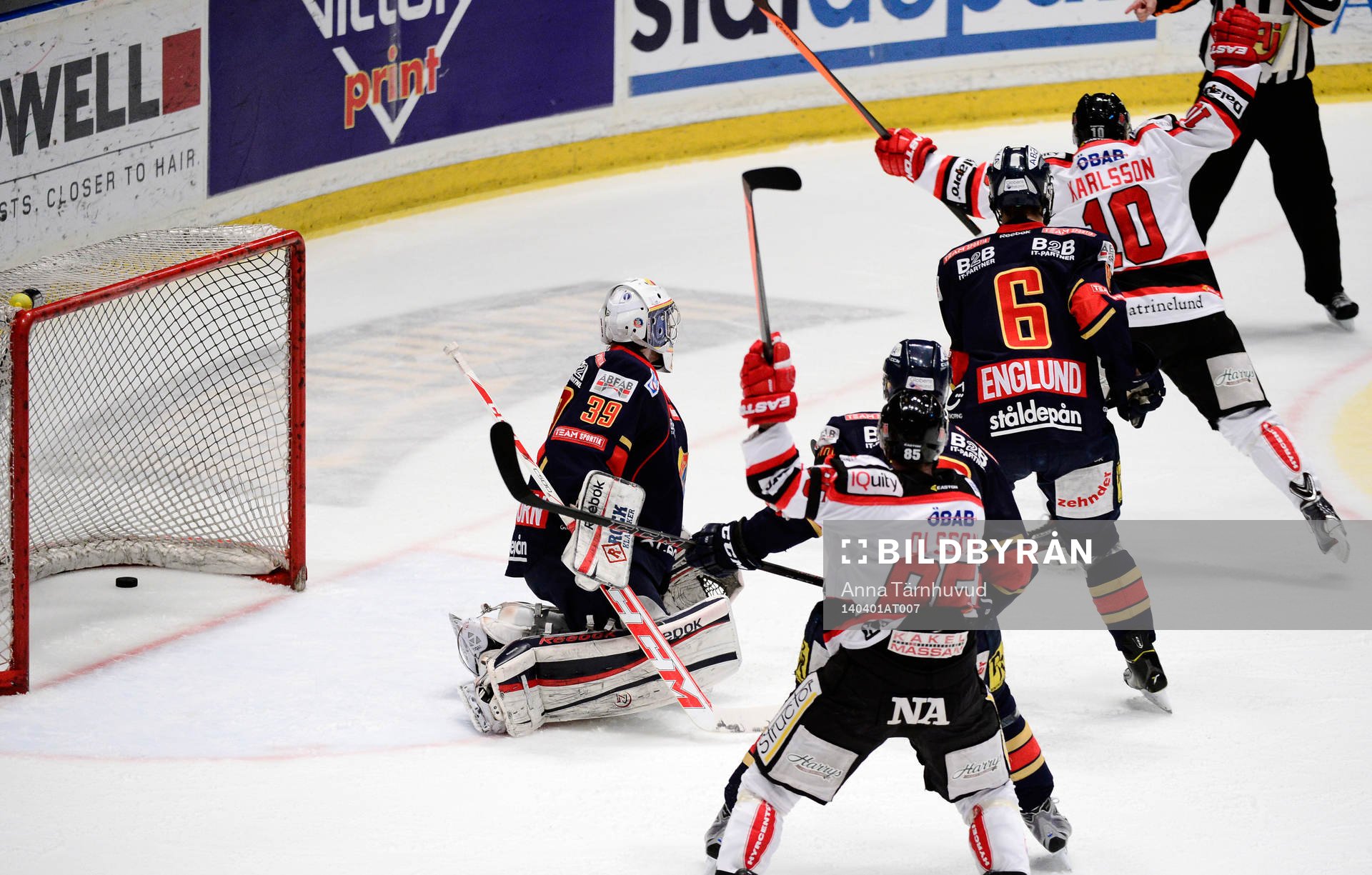 Örebros Jonas Karlsson jublar