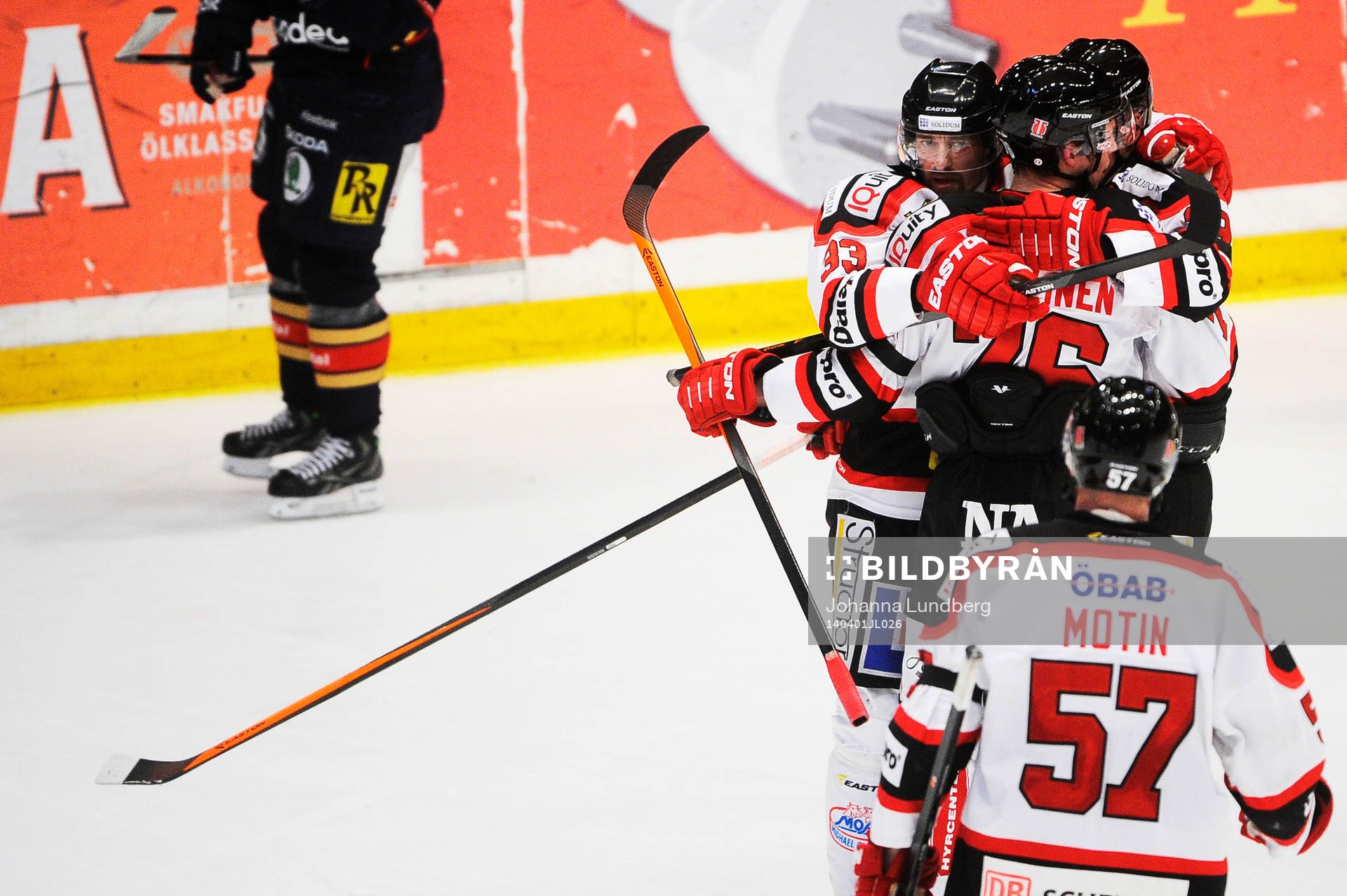 Örebros Jere Sallinen jublar