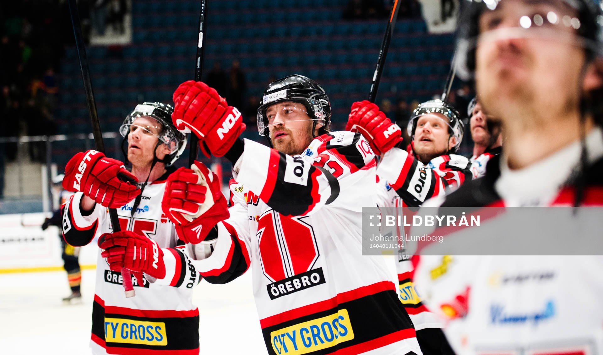 Örebros  Daniel Sondell  jublar