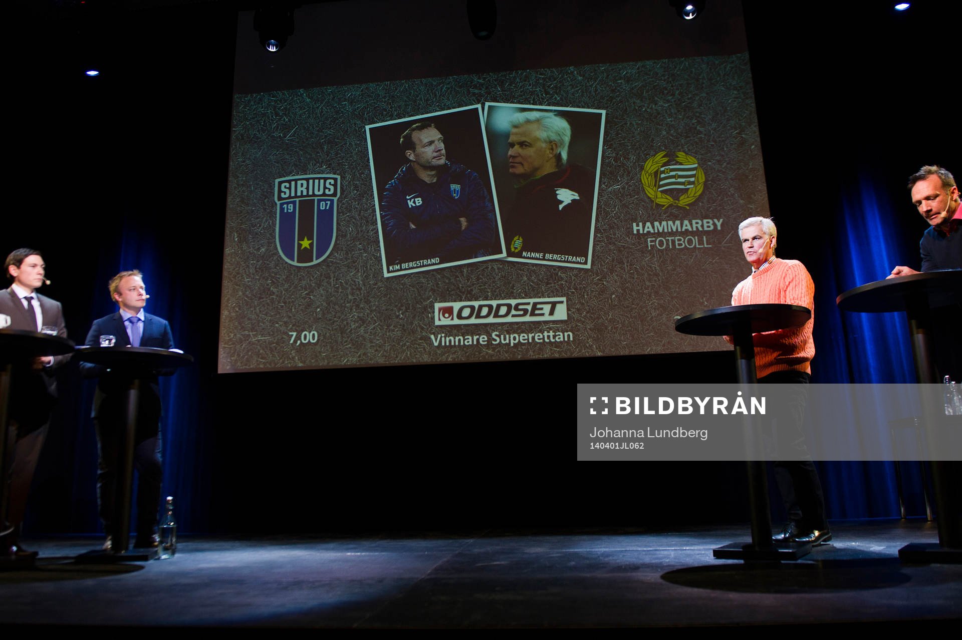Niclas Jarelind och Anders Andersson intervjuar Hammarbys Nanne Bergstrand och Sirius Kim Bergstrand under superettans upptaktsträff 1 april 2014 i Uppsala.