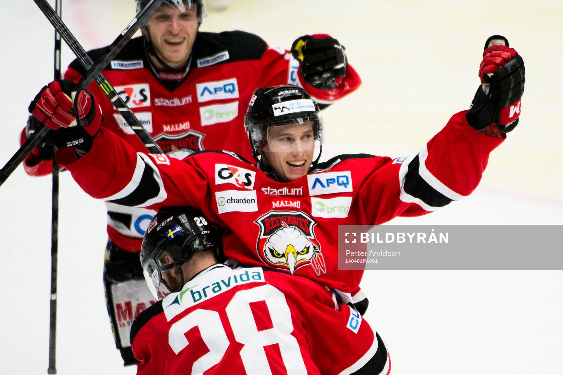 Malmö Redhawks Robin Alvarez firas av David Liffiton och