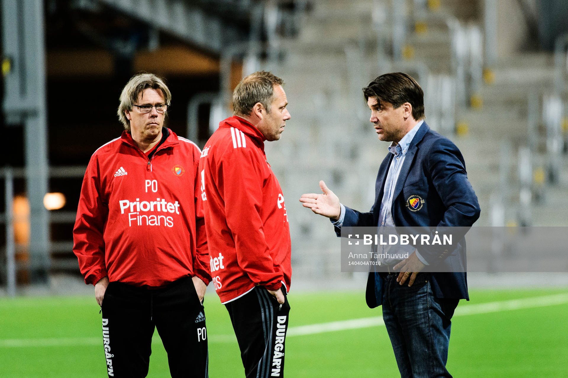 Djurgårdens sportchef Bosse Andersson pratar med tränare