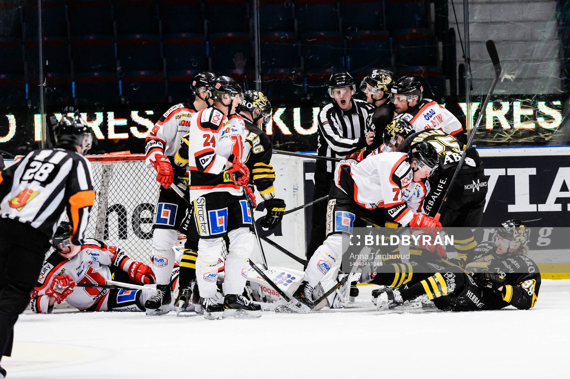 Bråk framför Örebros mål