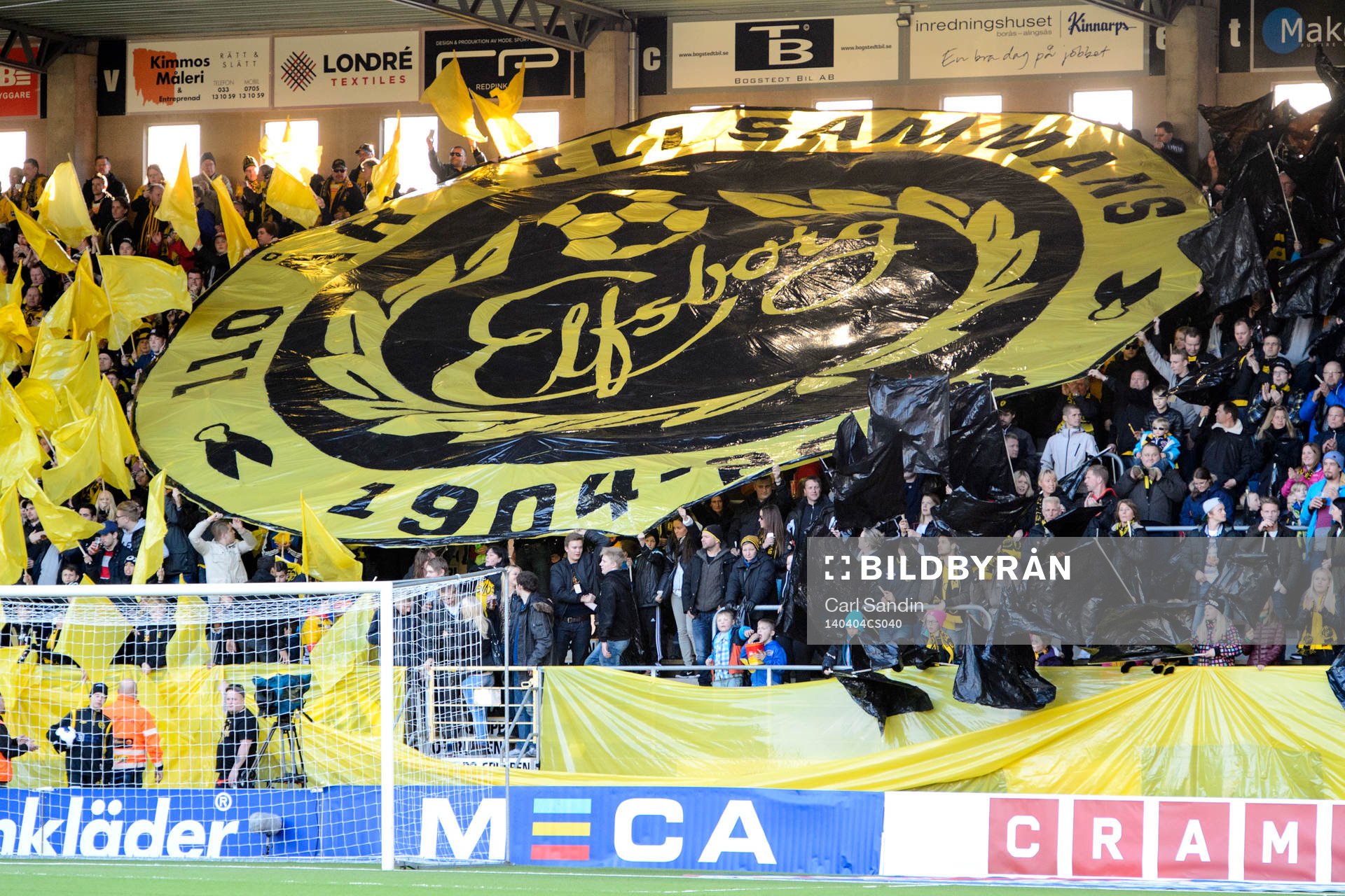Elfsborgsklacken har ett tifo innan fotbollsmatchen i