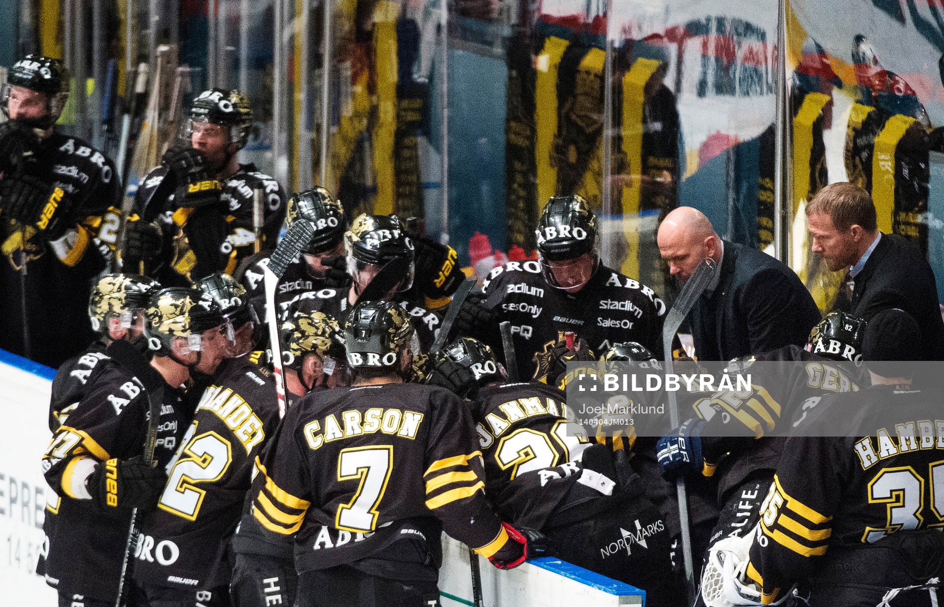 s har en timeout i slutet av ishockeymatchen i kvalserien