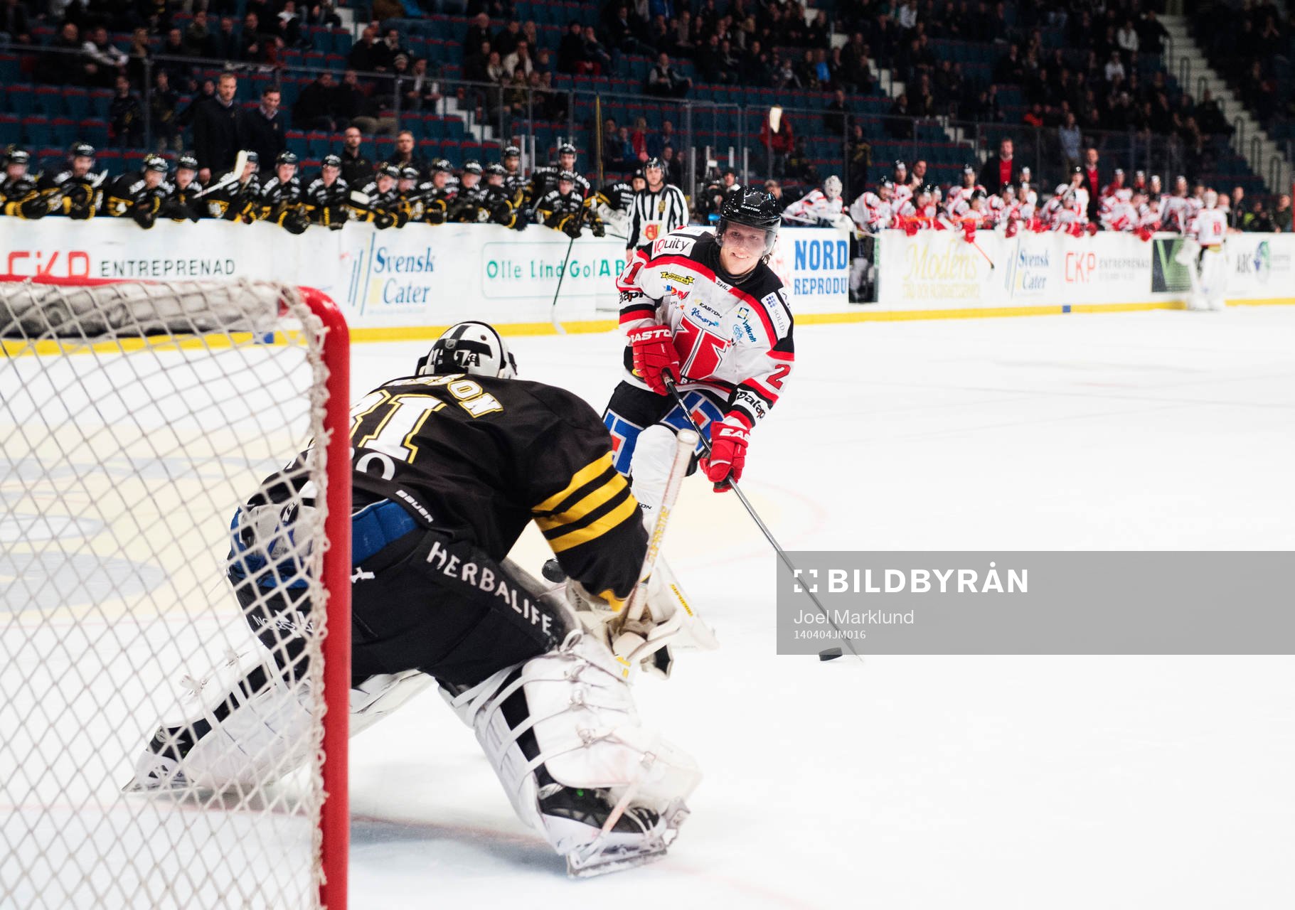 s målvakt Daniel Larsson