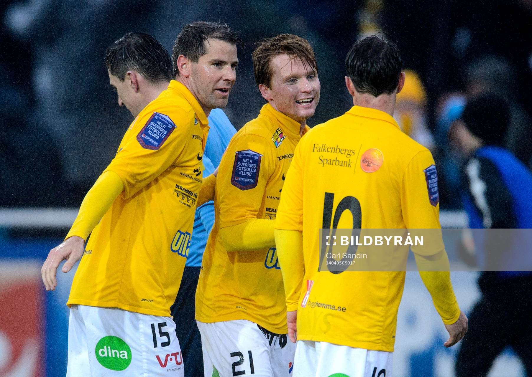 Falkenbergs Stefan Rodevåg och Dan Keat jublar