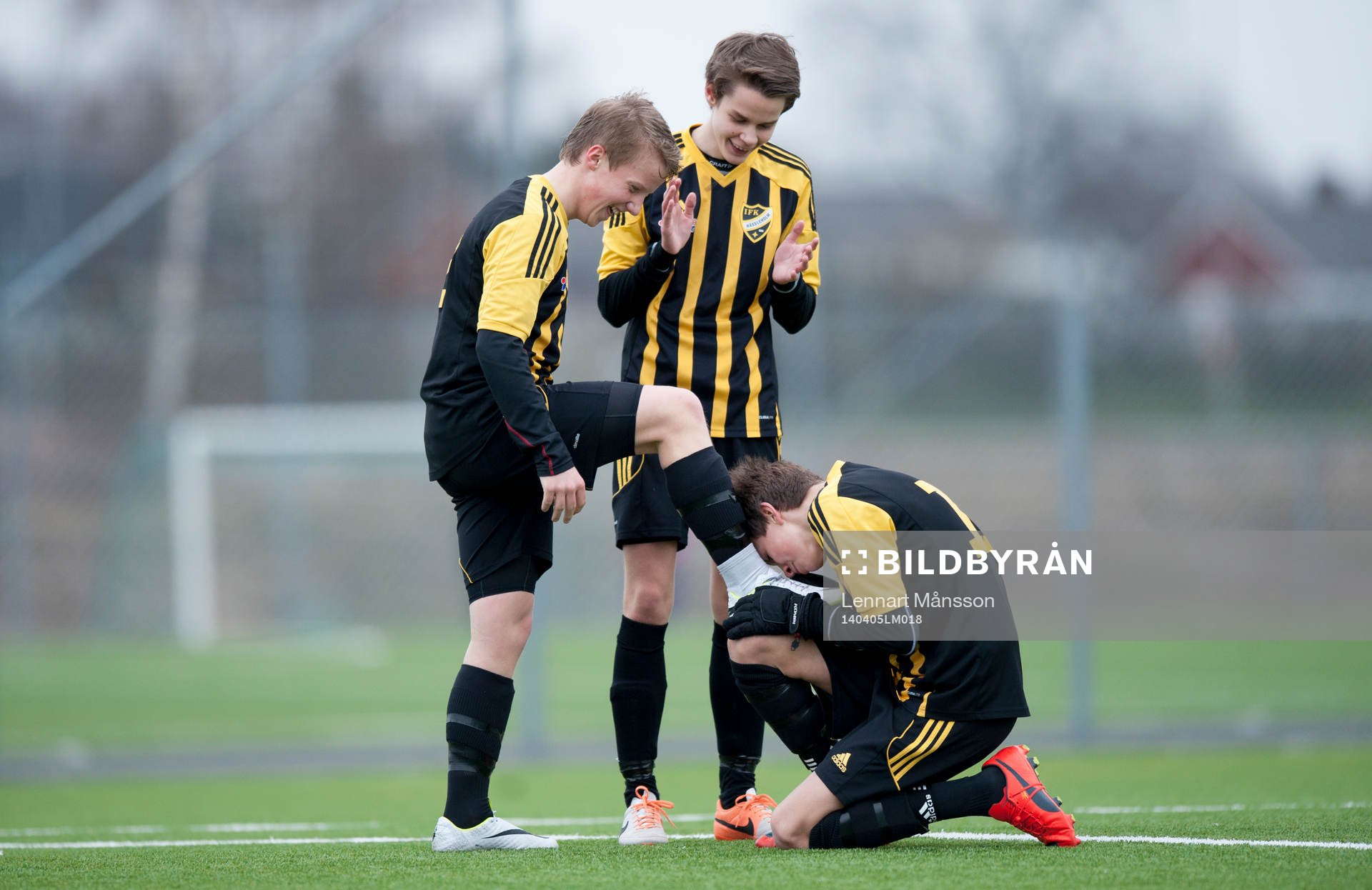 IFK Hässleholms Amel Crnalic har gjort 3-1 och firar med