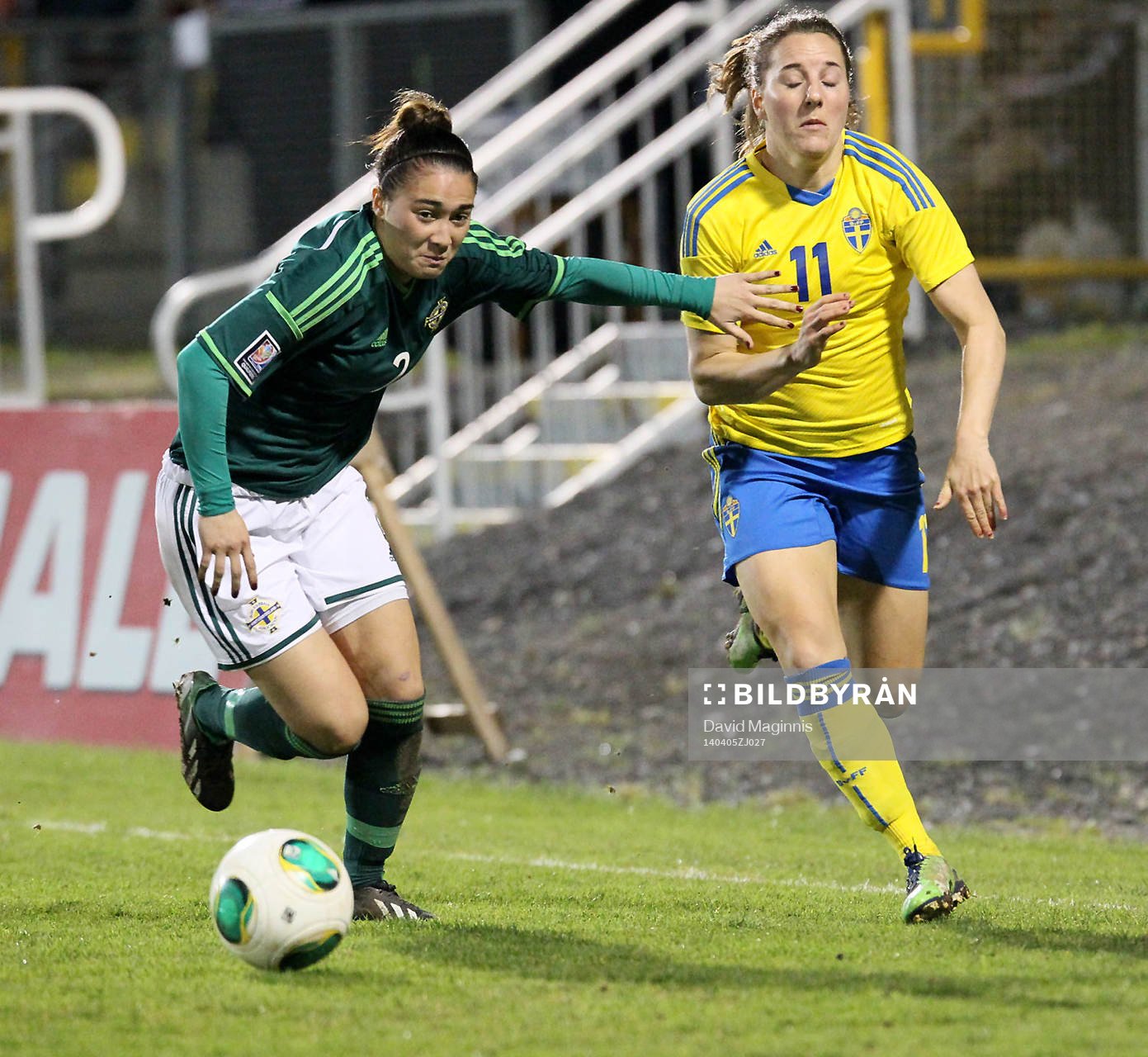 Fotboll, Dam, VM-Kval, Nordirland - Sverige: Sweden's Antonia Goransson and Northern Ireland's Alex Hurst during this evenings game at Shamrock Park in Portadown.