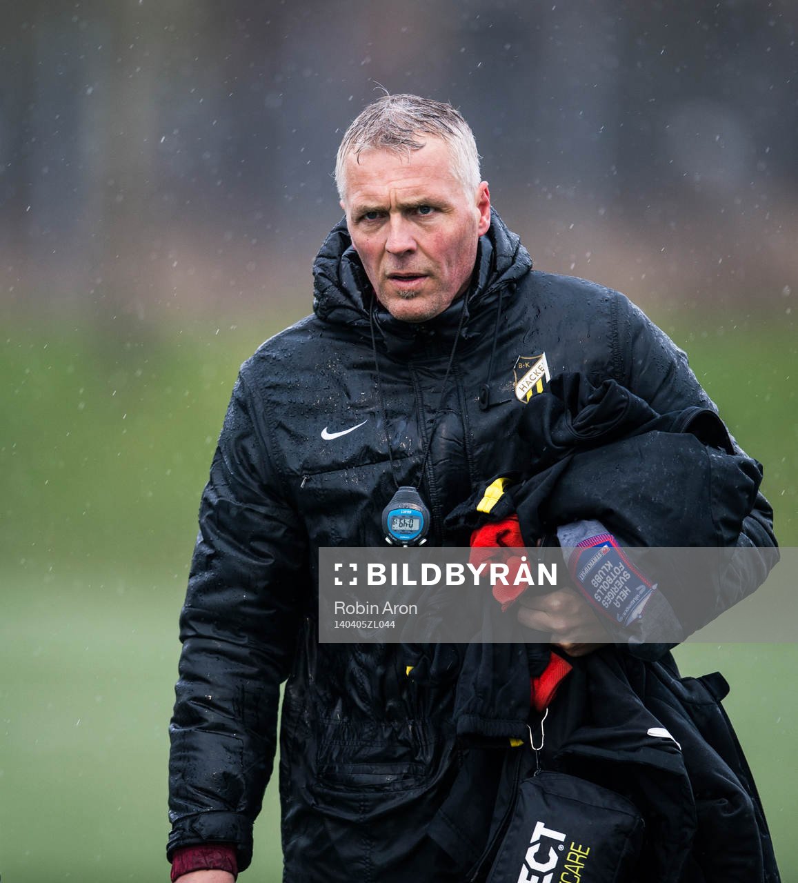 Häckens tränare Teddy Olausson i fotbollsmatchen mellan