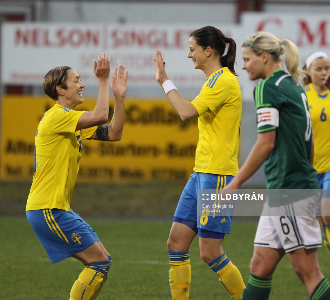 Fotboll, Dam, VM-Kval, Nordirland - Sverige: Sweden's Lotta Schelin och Therese Sjögran celebrates her goal during this evenings game at Shamrock Park in Portadown.