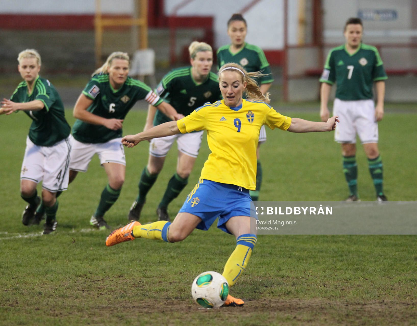 Sweden's Kosovare Asllani scores from the penalty spot