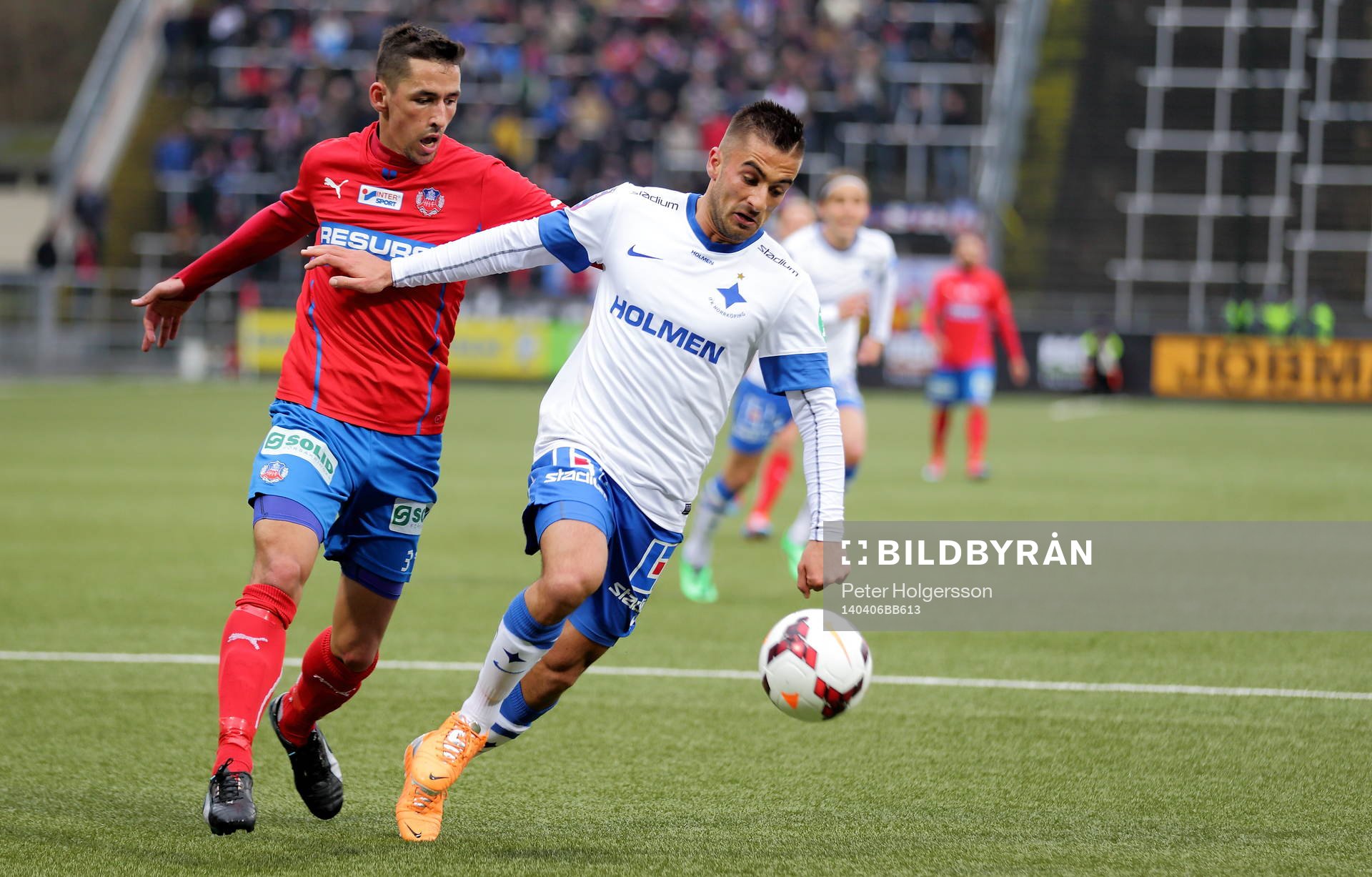 Helsingborgs Loret Sadiku och Norrköpings Christopher Telo