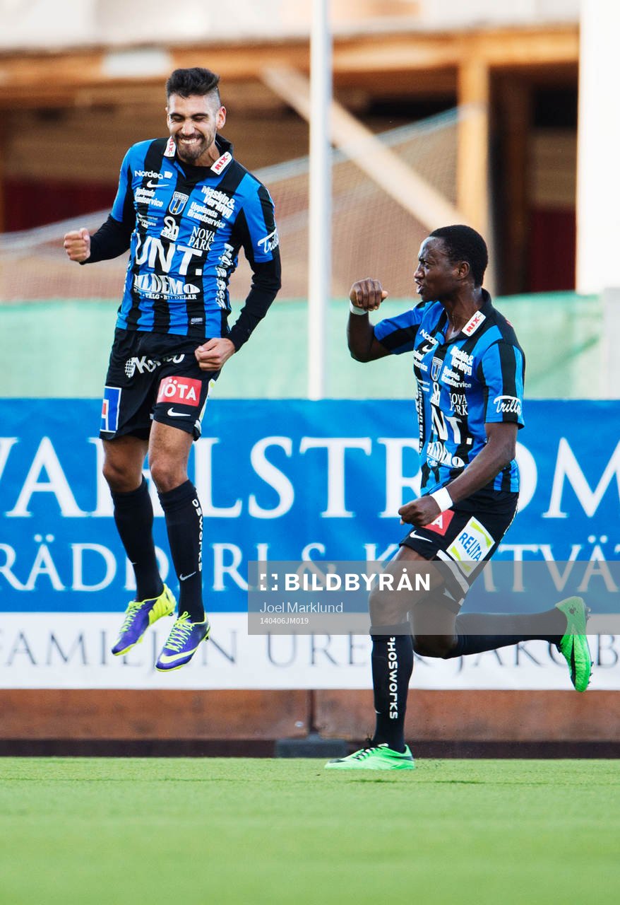 Sirius Stefan Silva och Moses Ogbu jublar