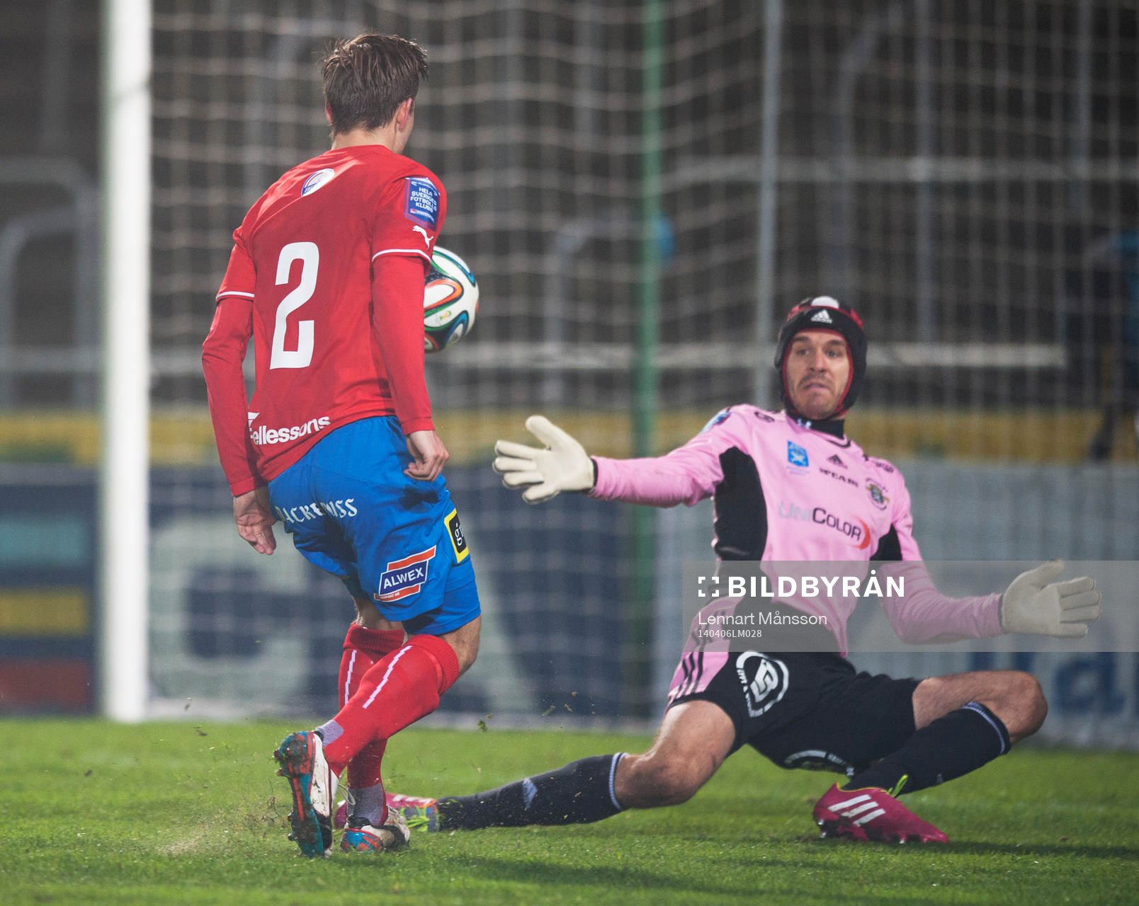 Östers Andreas Wihlborg chippar in 1-4 bakom Ängelholms