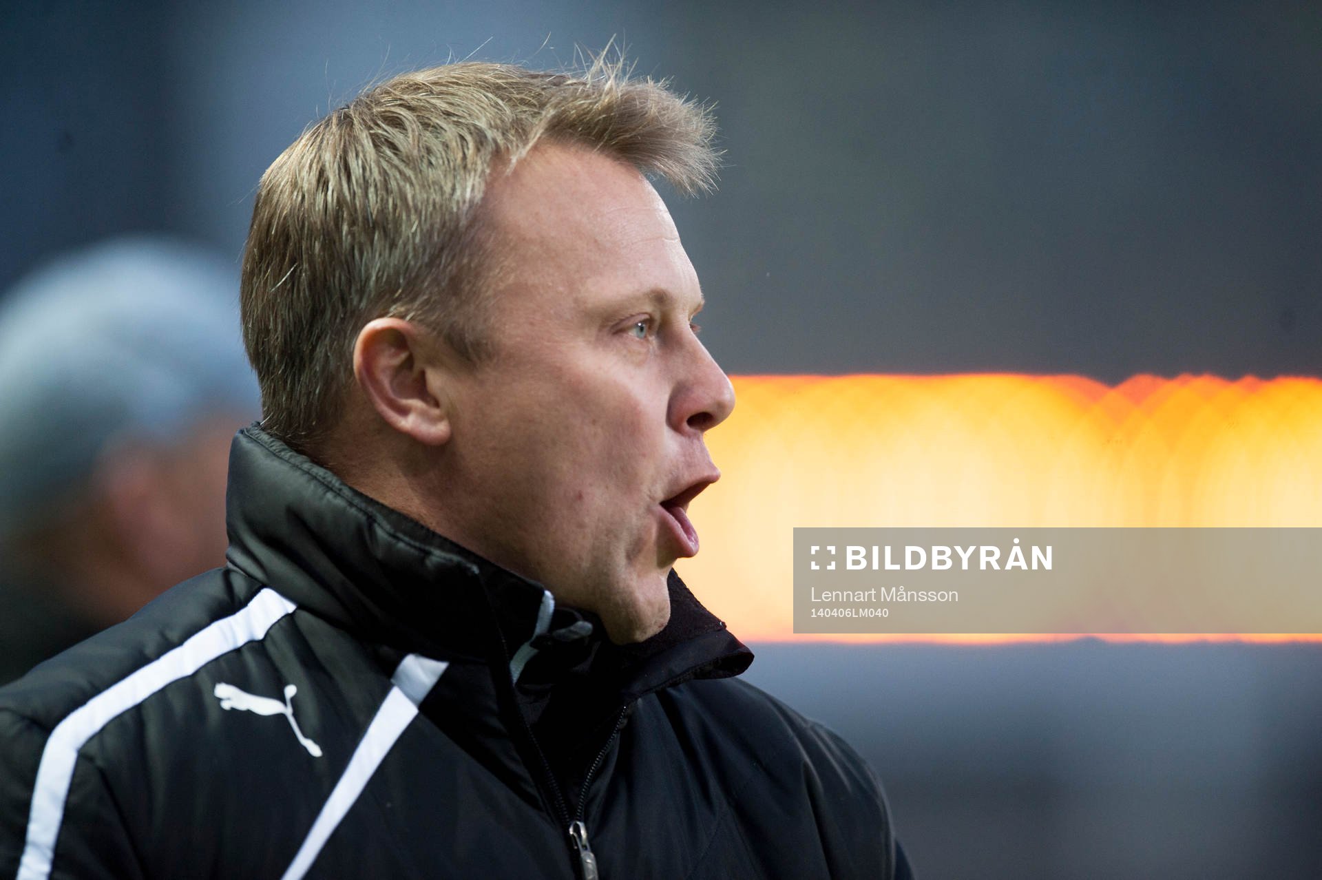 Östers tränare Roberth Björknesjö i matchen i