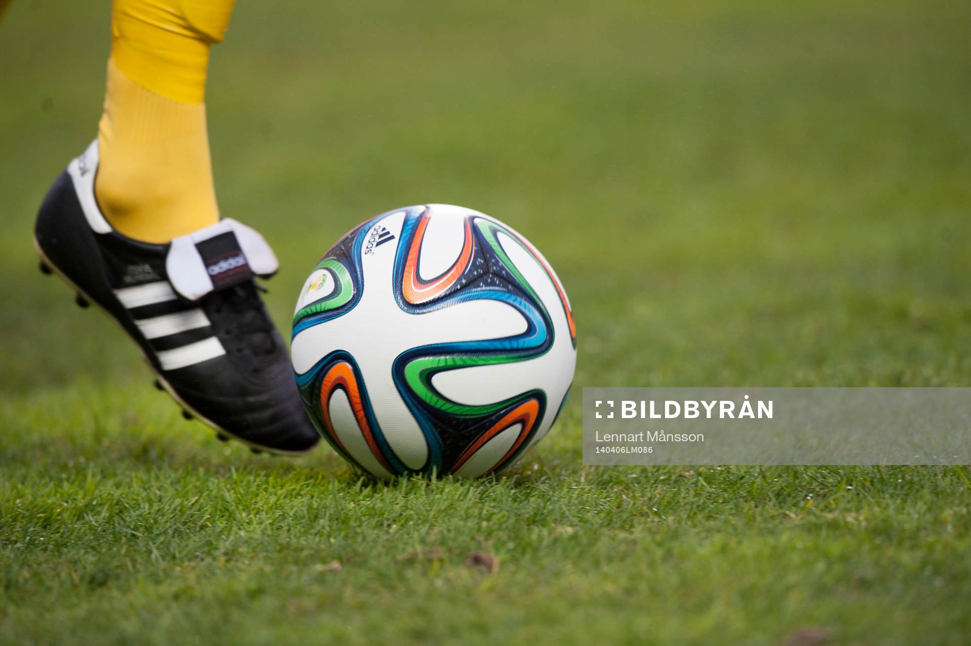 Fot, fotboll, fotbollssko, Adidas,  i matchen i Superettan