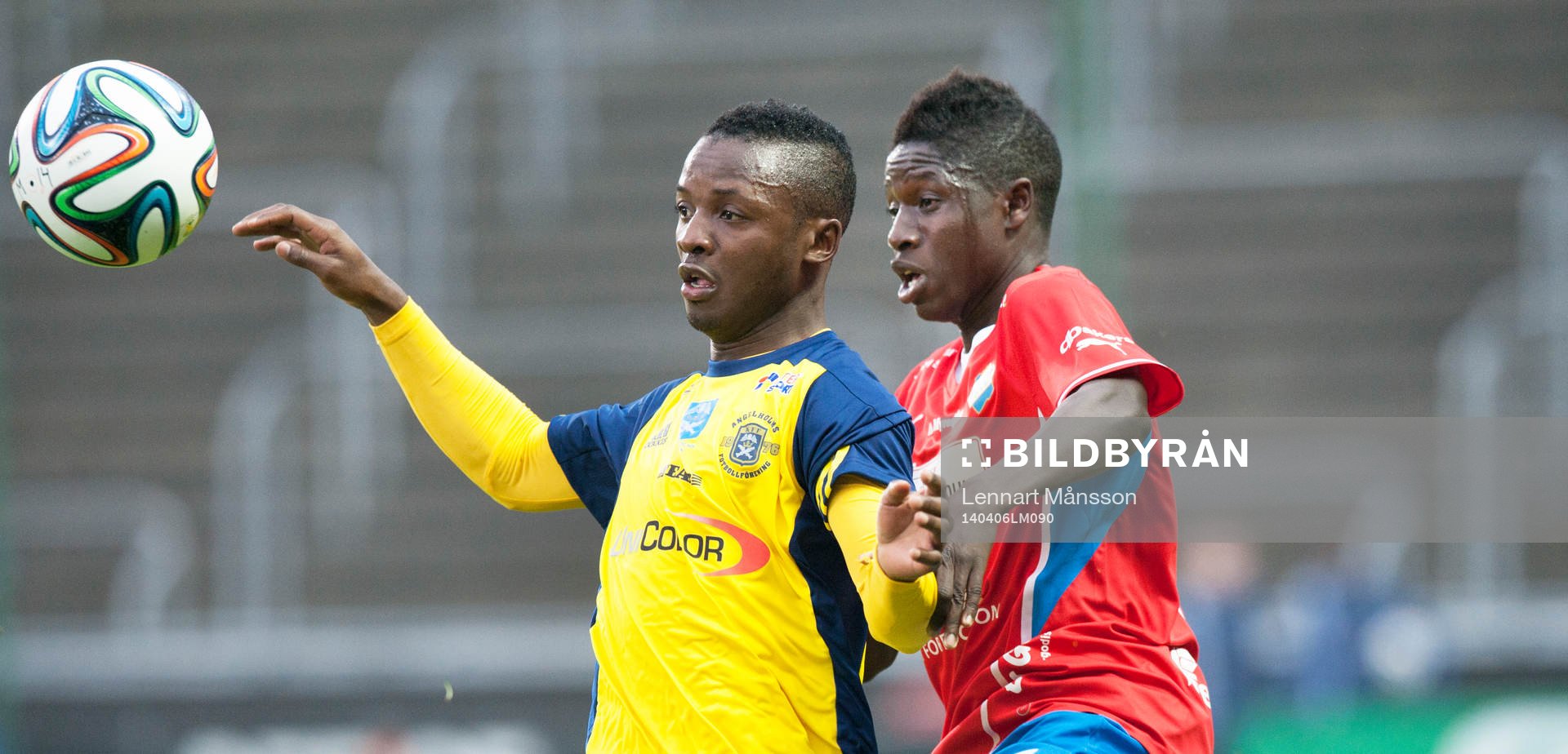 Ängelholms Samuel Monday och Östers Pa Konate i matchen i