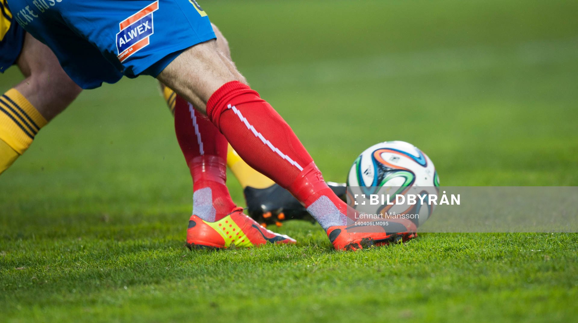 Fot, fötter, fotbollssko, Nike,  i matchen i Superettan