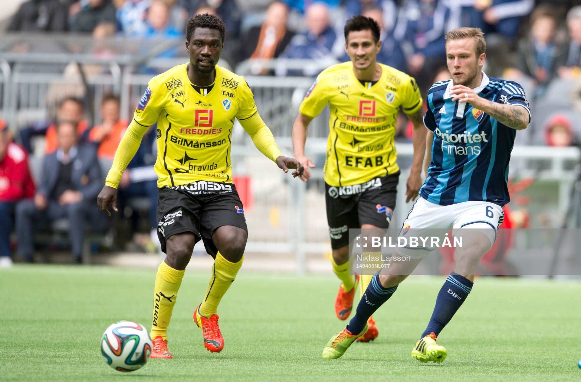 Djurgårdens Aleksander Faltsetas och Halmstads King Osei