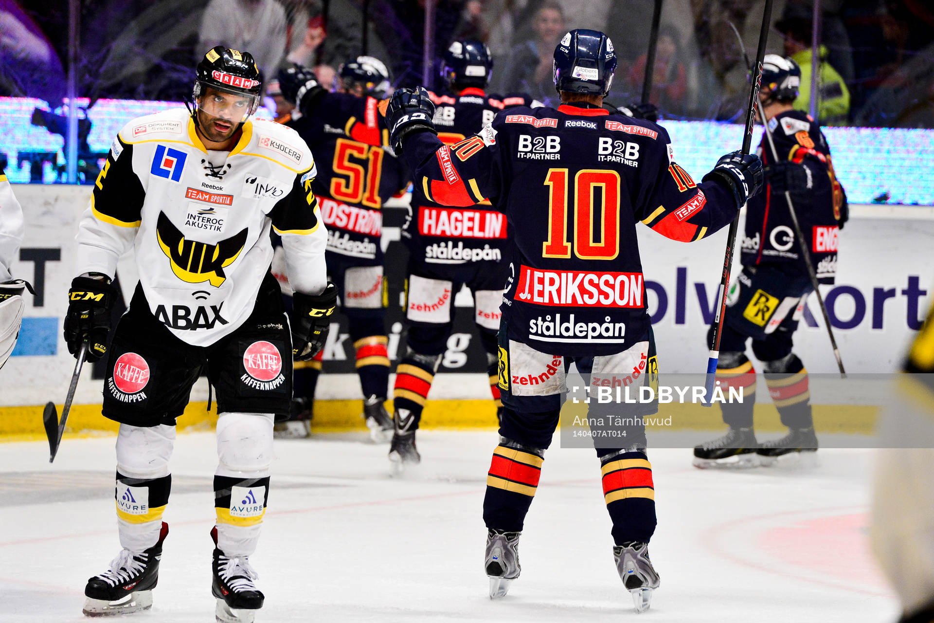 Djurgårdens Henrik Nyberg gör 2-1 och laget jublar