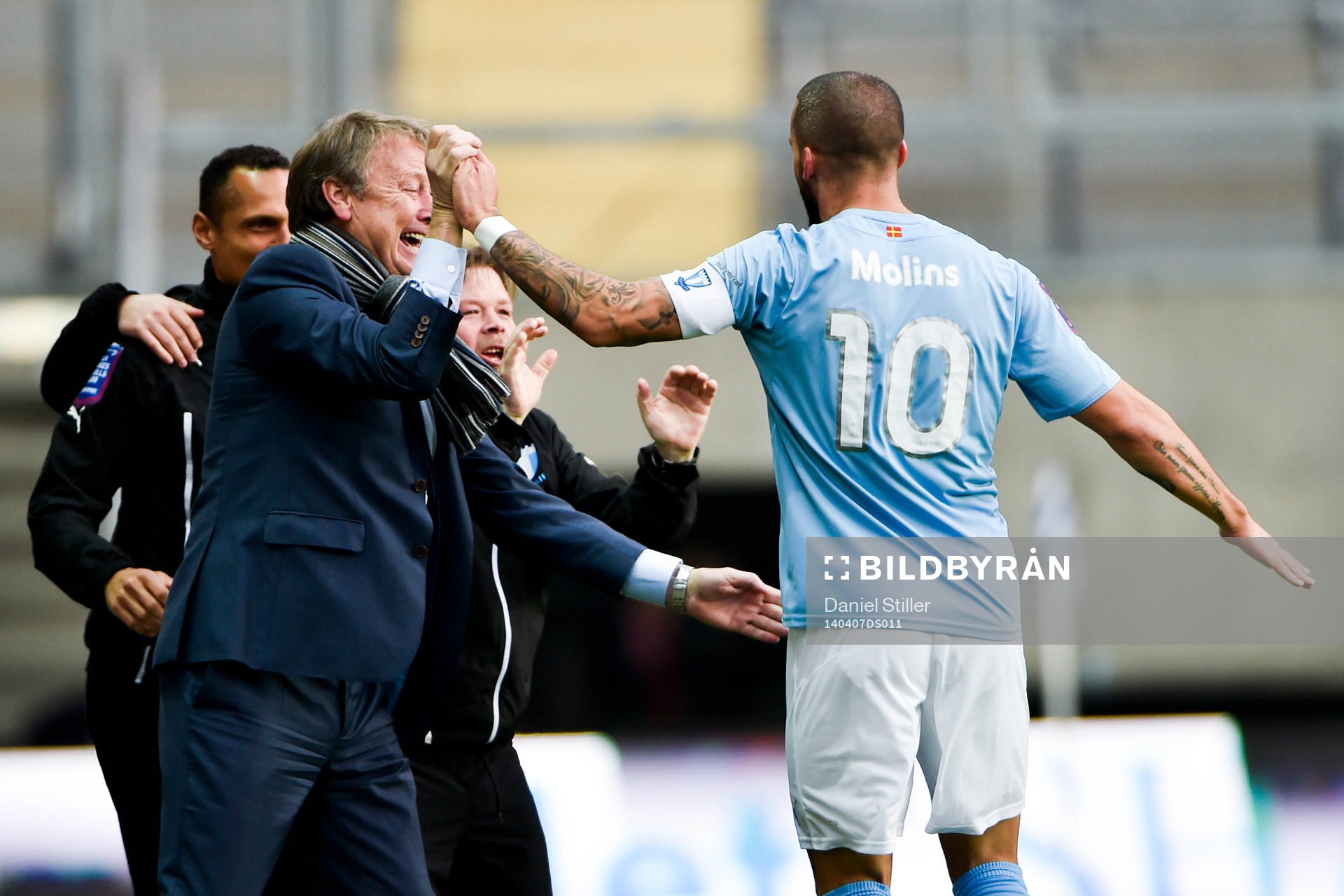 Malmö FFs Guillermo Molins jublar med tränare Åge Hareide