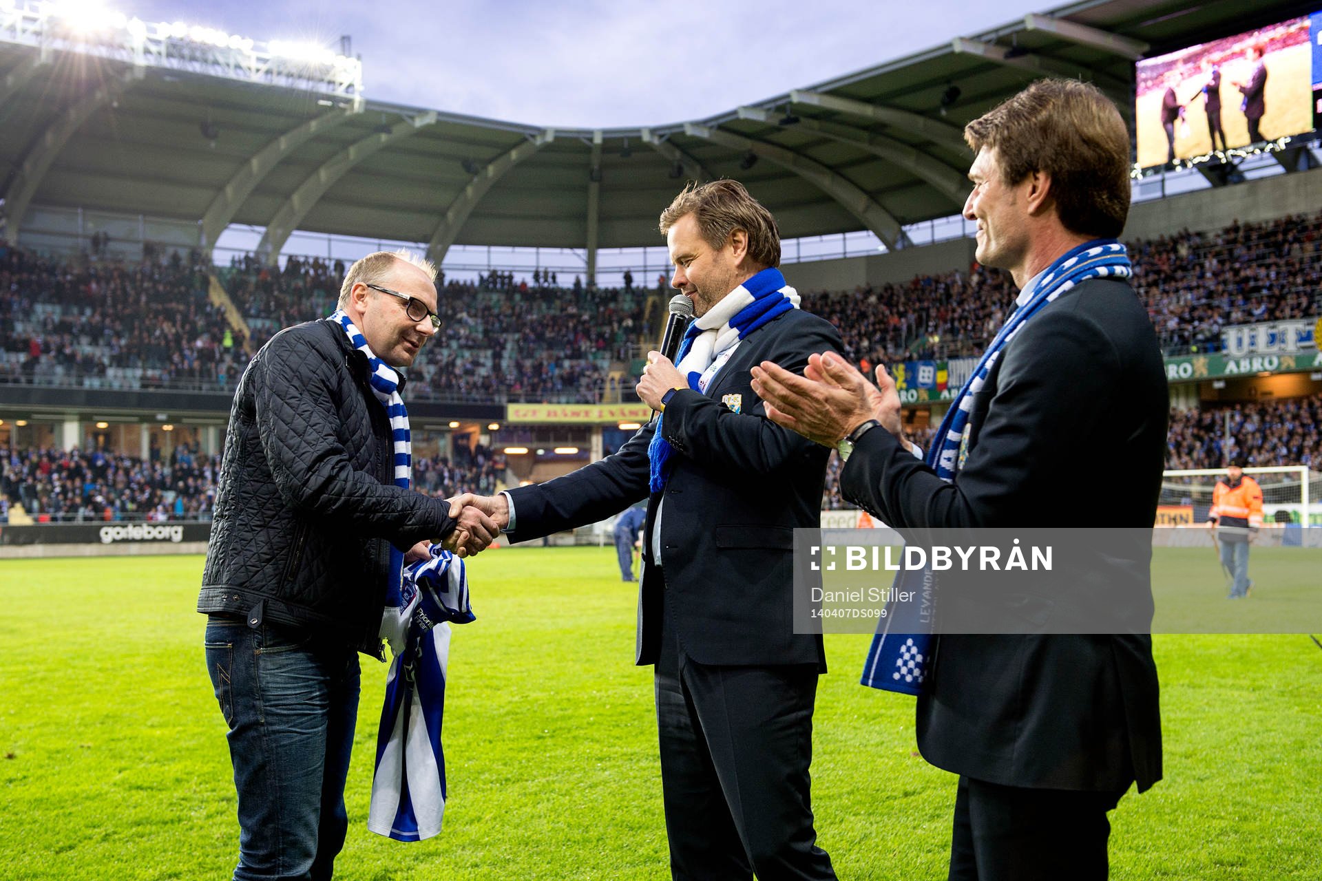 IFK Göteborgs avgående sportchef Håkan Mild avtackas av