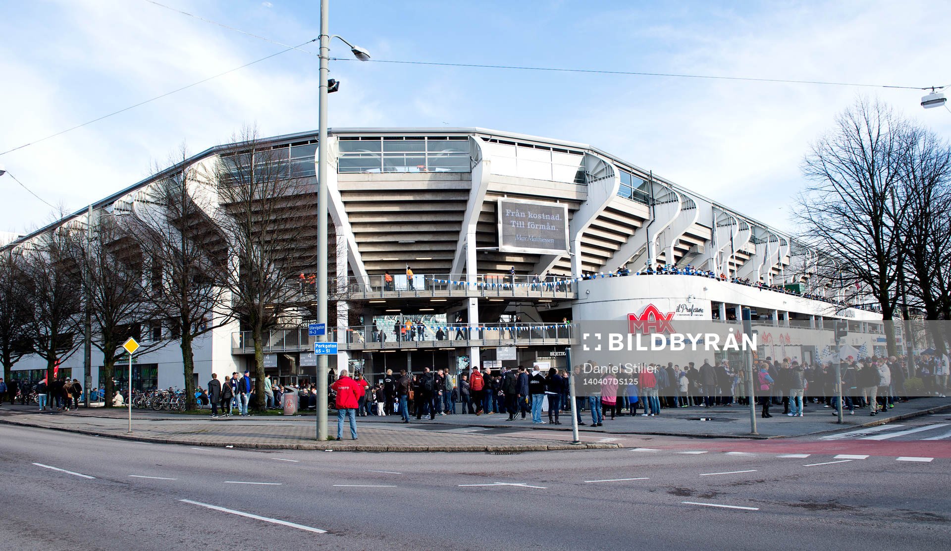 Exteriör av Gamla Ullevi innan fotbollsmatchen i