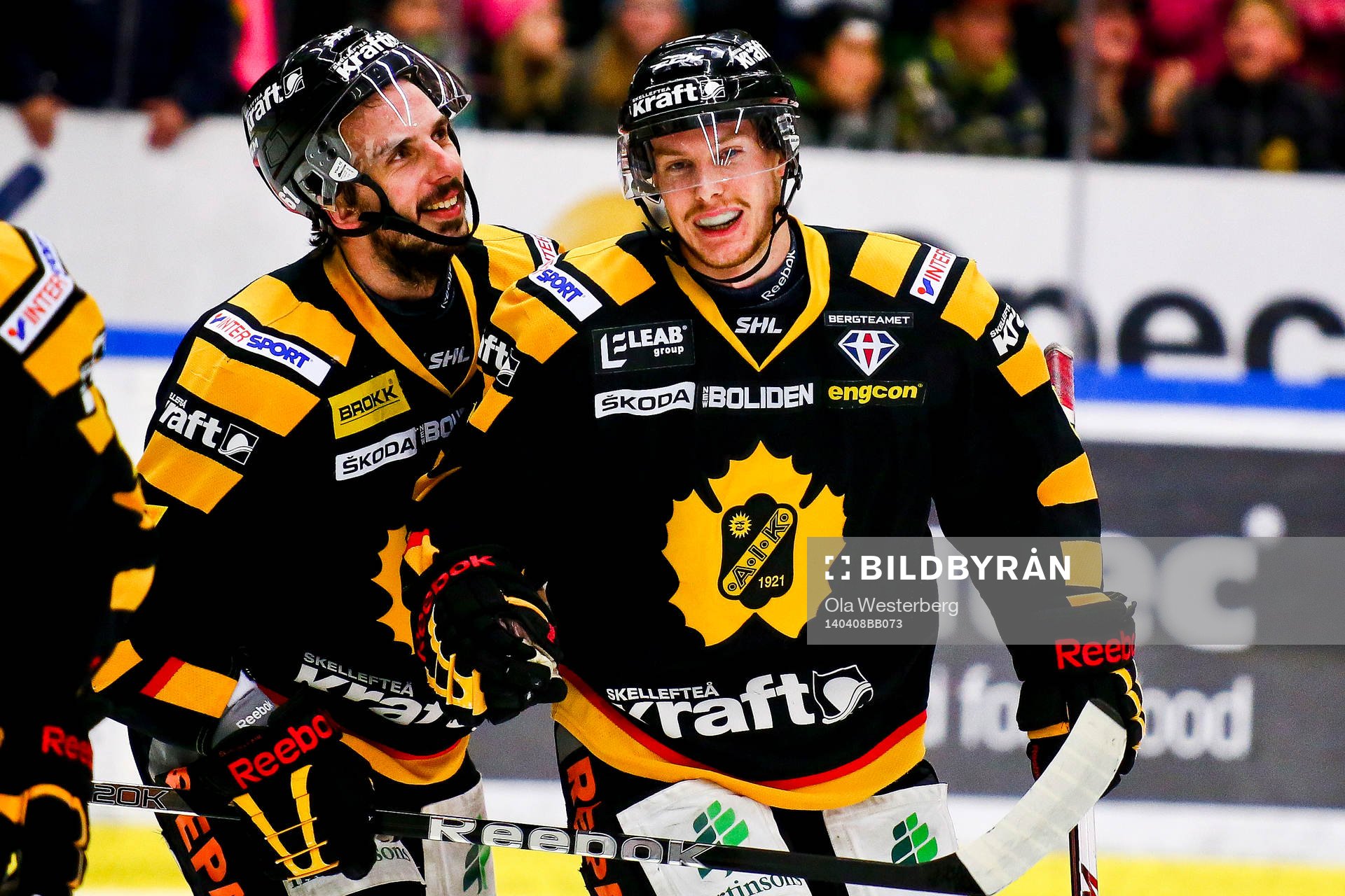 Skellefteås Niclas Burström och Fredrik Lindgren jublar
