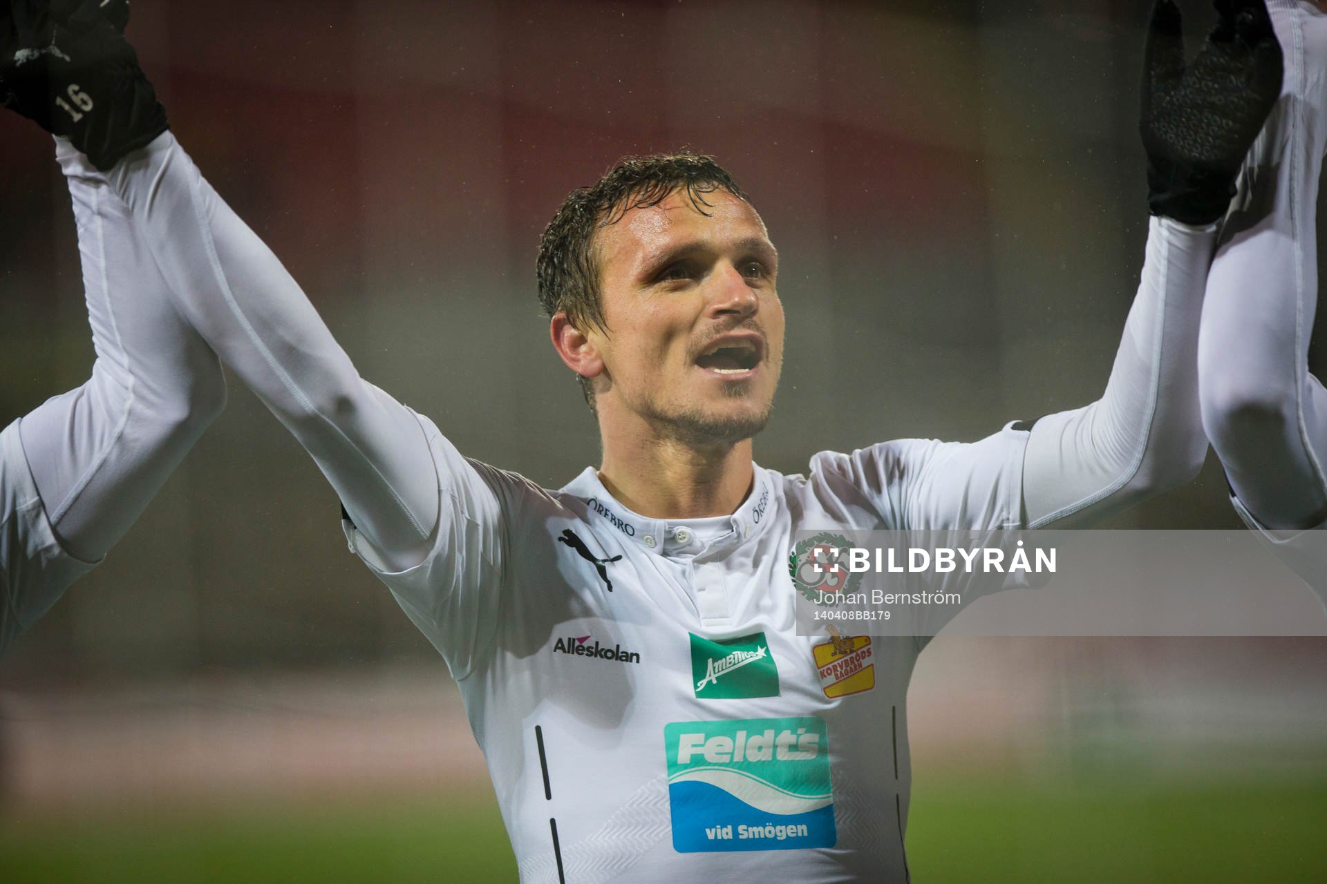 Örebros Shpetim Hasani gör 1-0 och jublar