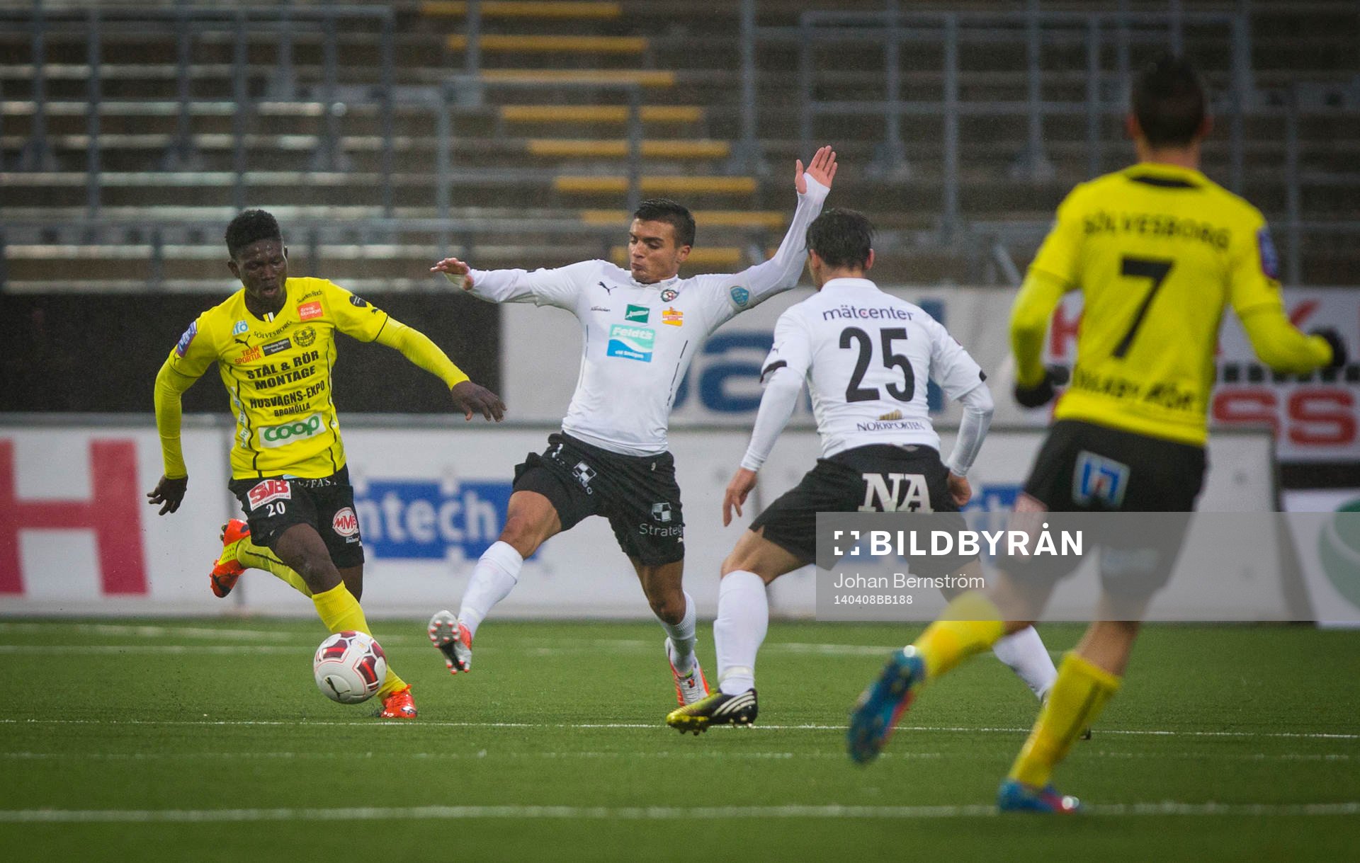 Mjällbys Kwame Bonsu och Örebros Ahmed Yasin