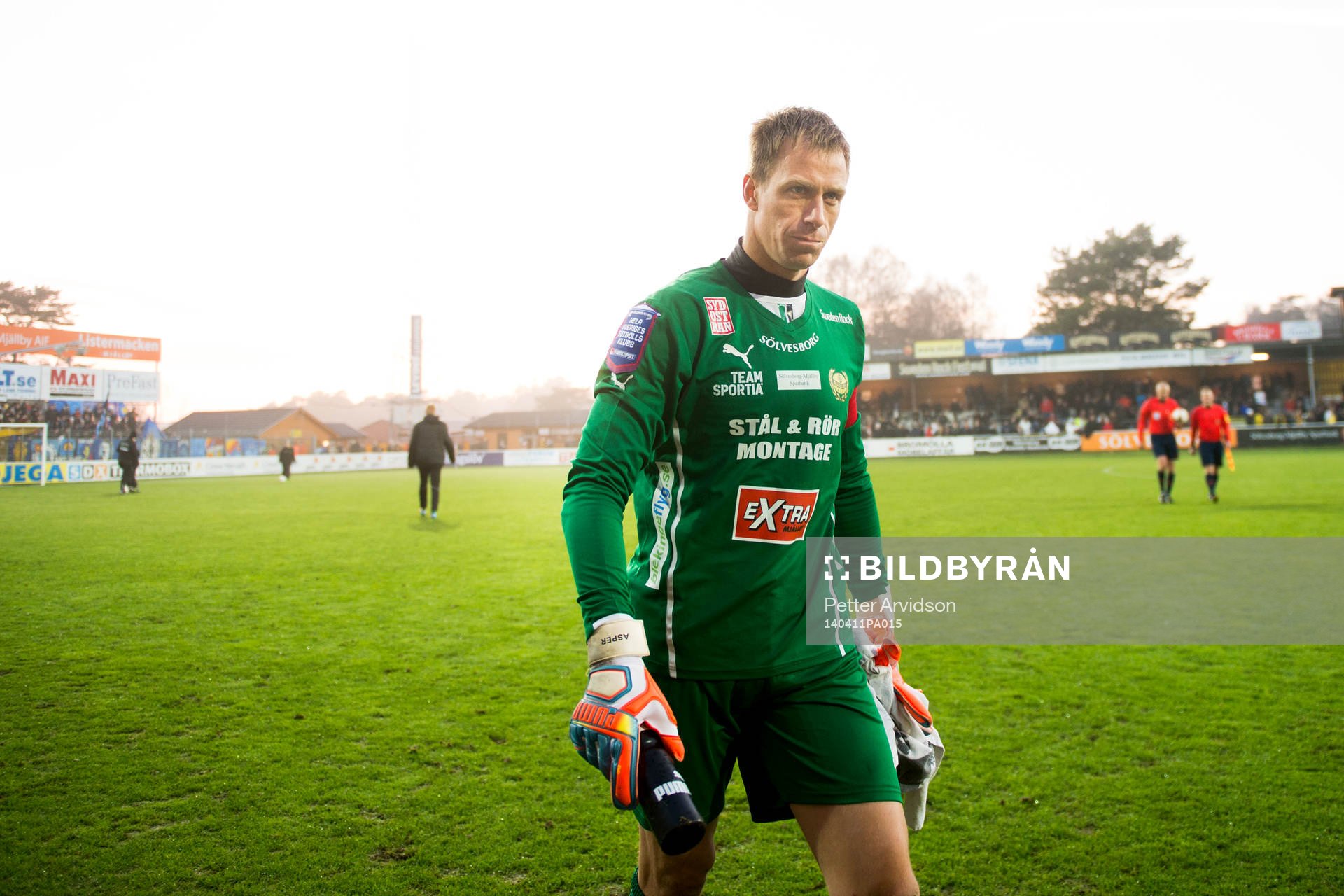 Mjällbys målvakt Mattias Asper deppar