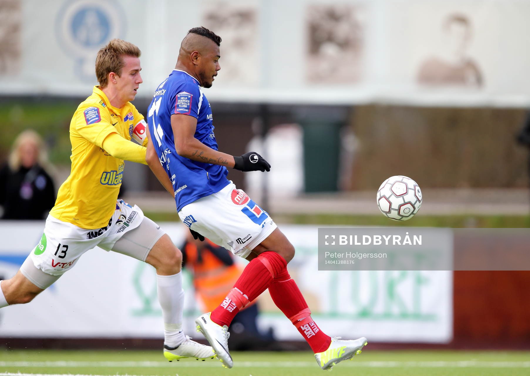 Falkenbergs Adam Eriksson och Åtvidabergs Ricardo Santos