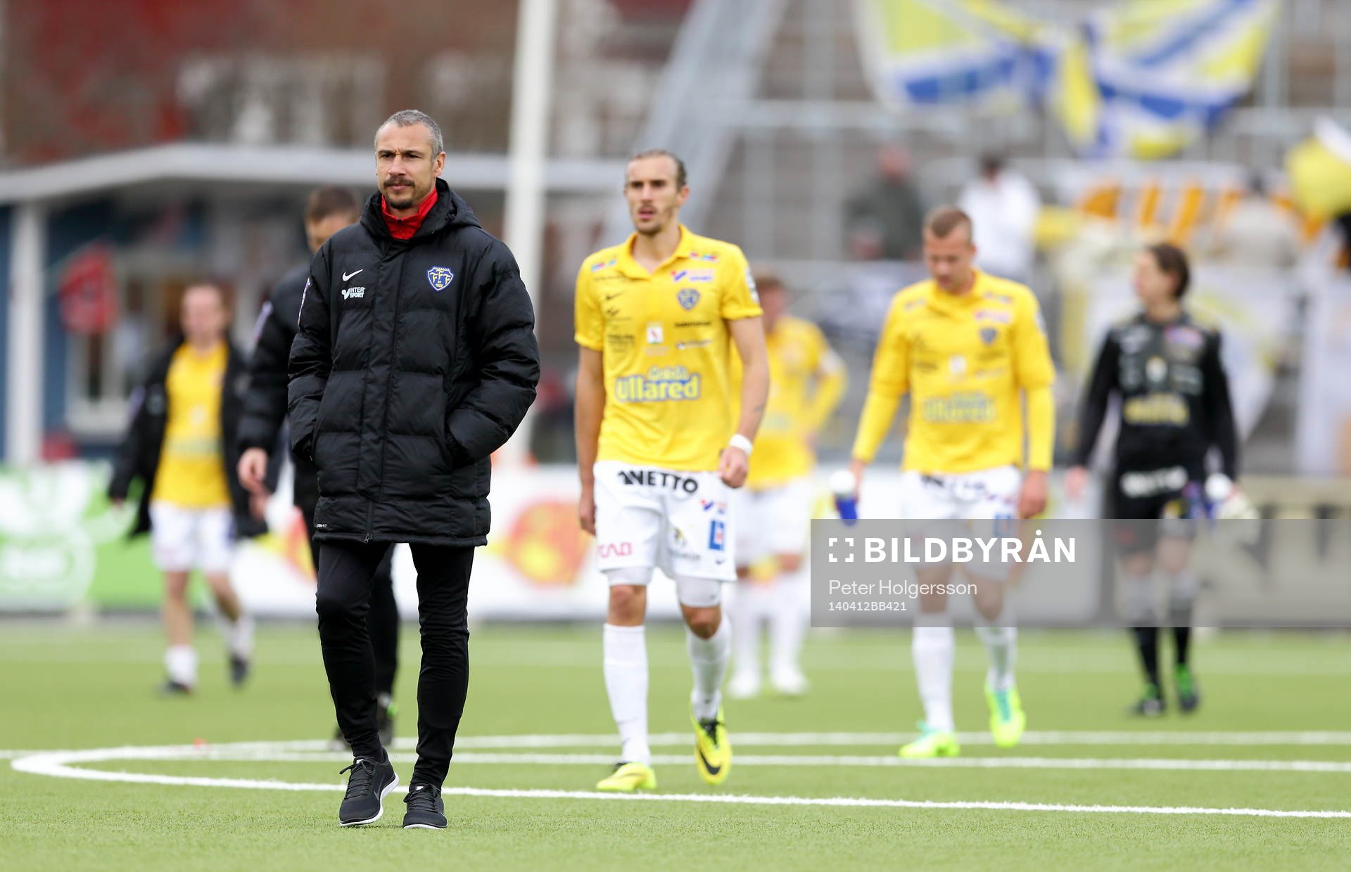 Falkenbergs tränare Henrik Larsson deppar