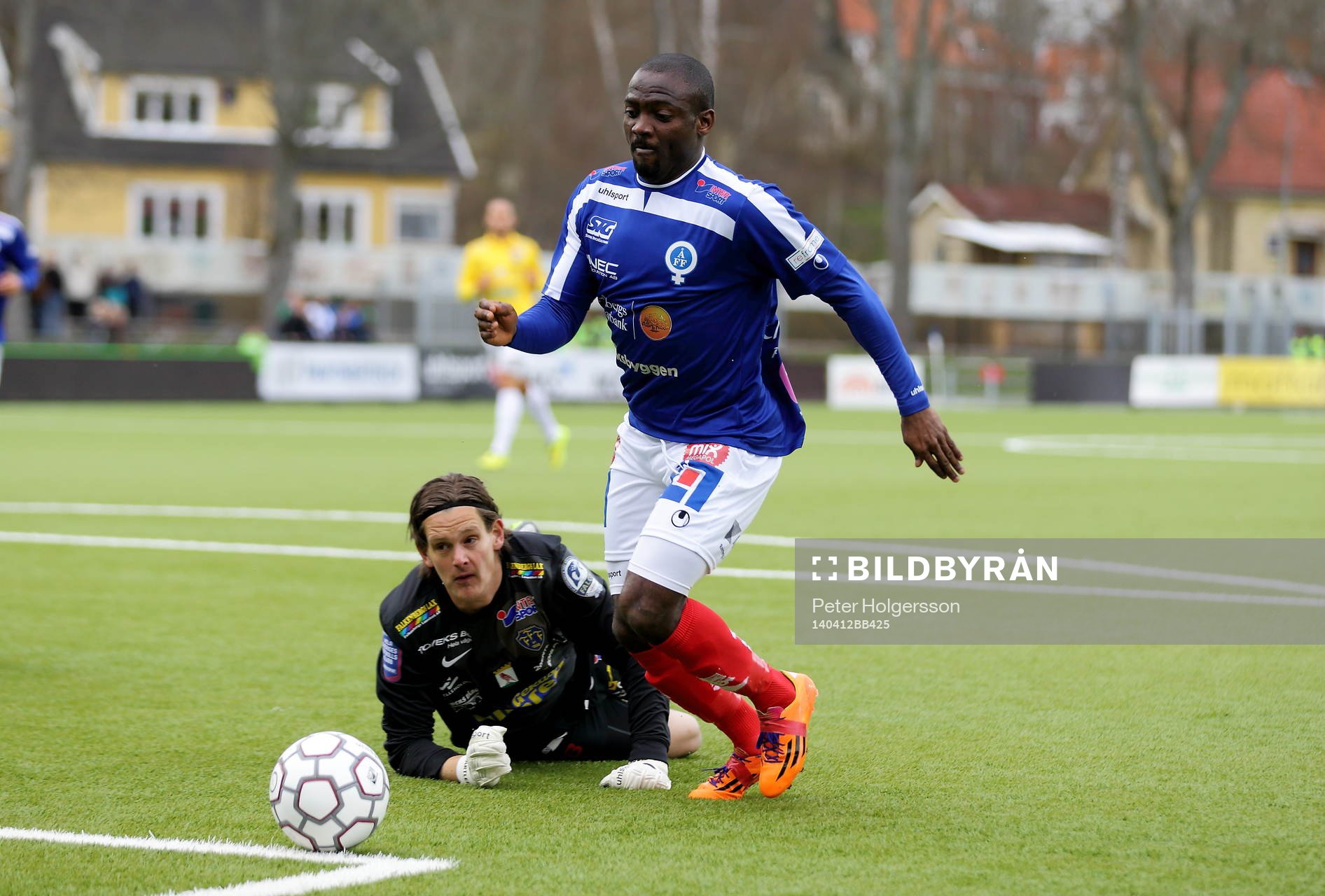 Målgörare Åtvidabergs John Owoeri och Falkenbergs