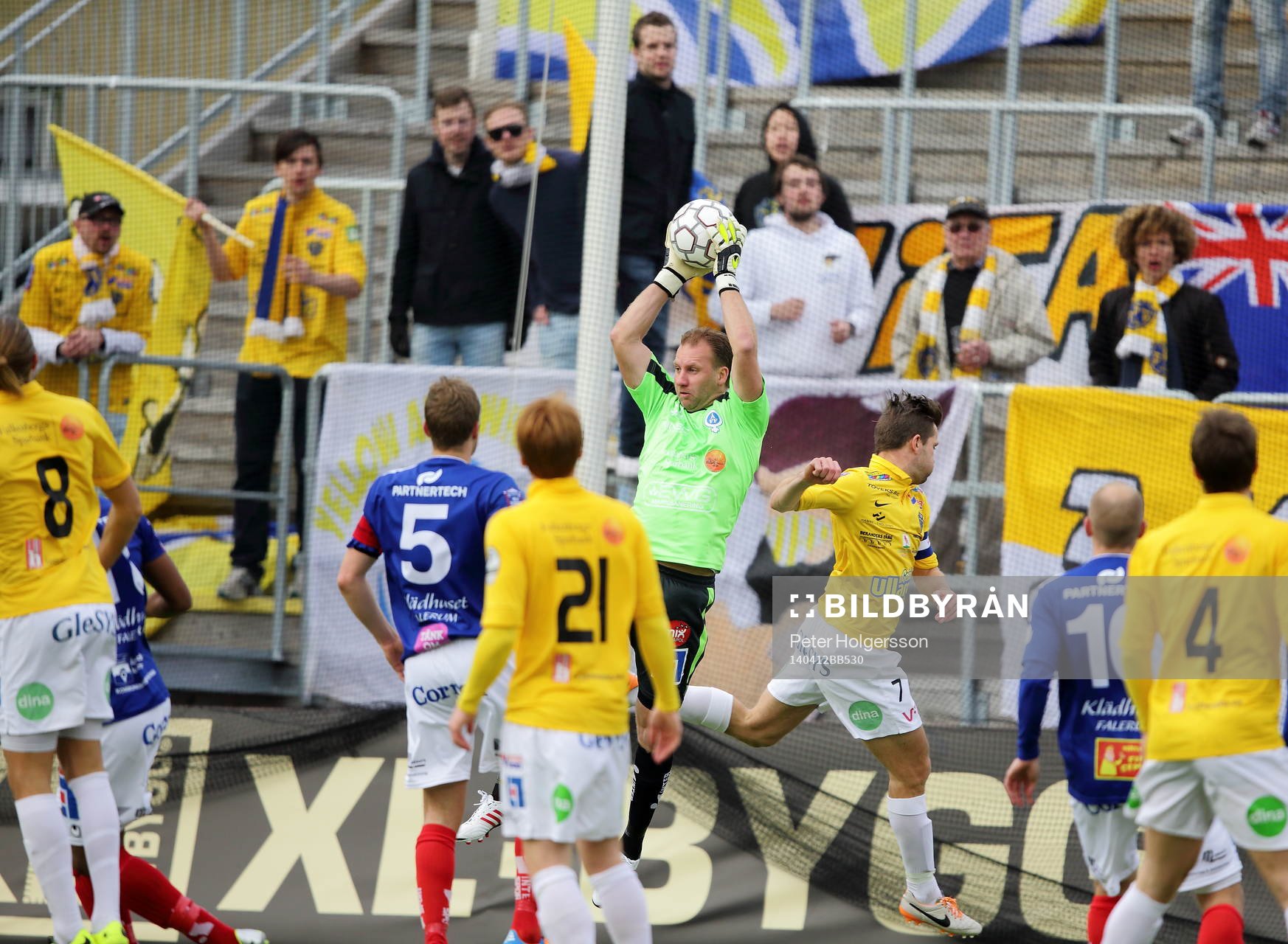 Räddning av Åtvidabergs målvakt Henrik Gustavsson som