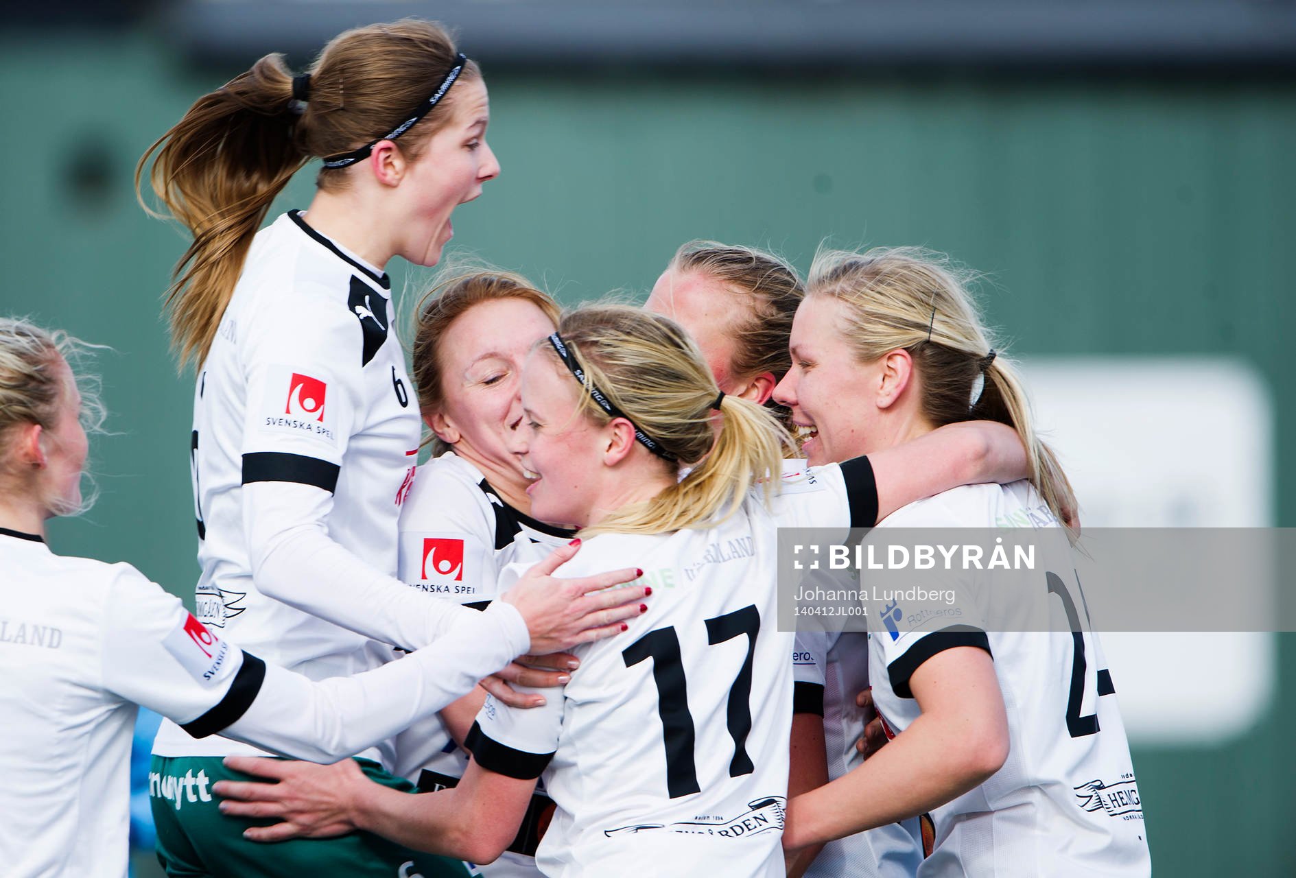 Mallbackens spelare jublar