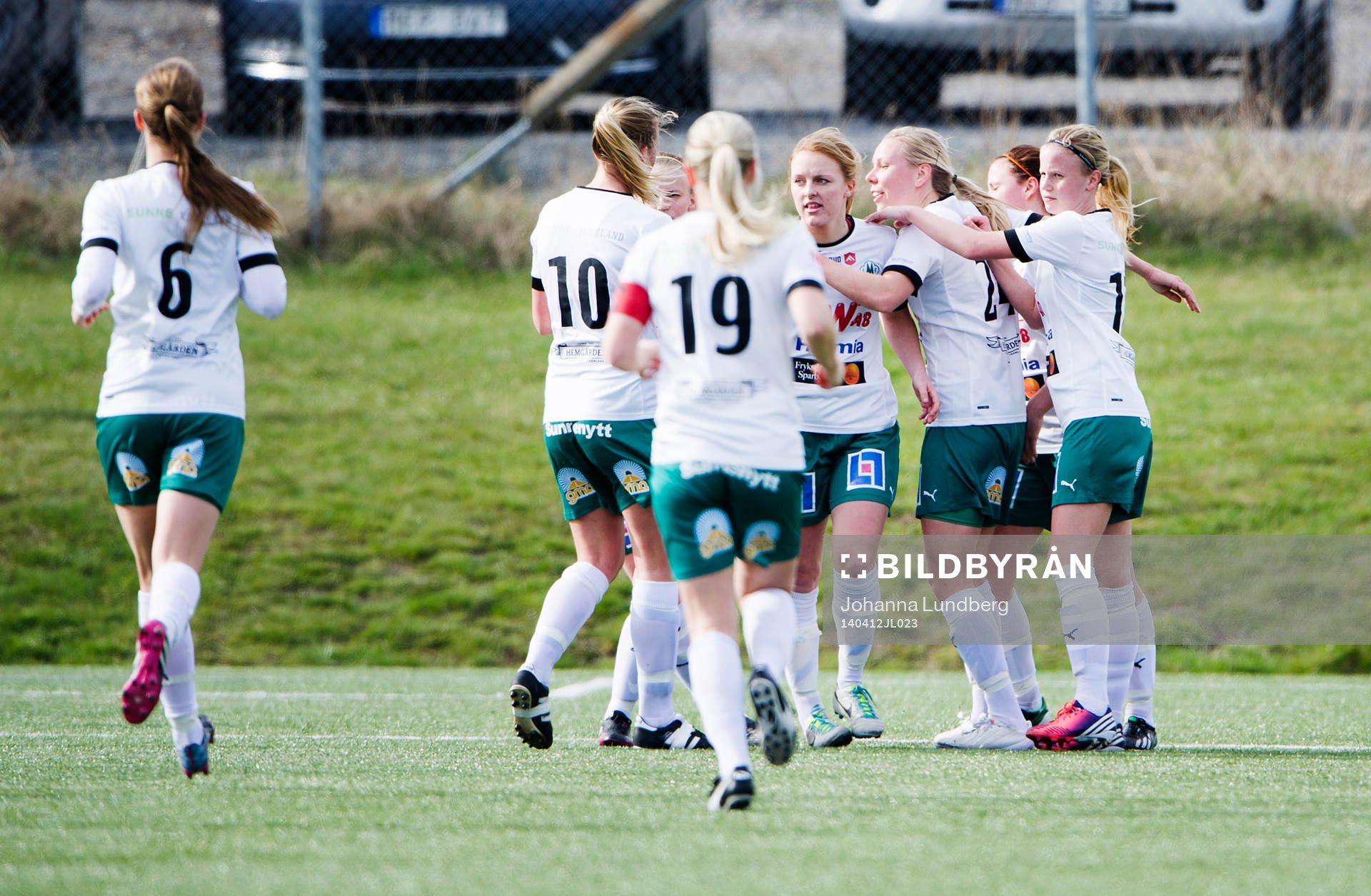 Mallbackens spelare jublar