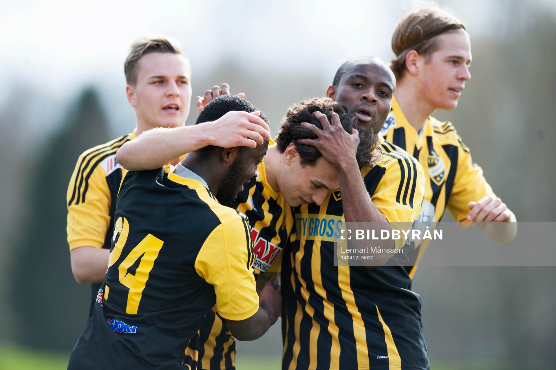 Hässleholms Karim Al-Asi har gjort 1-0 och jublar i