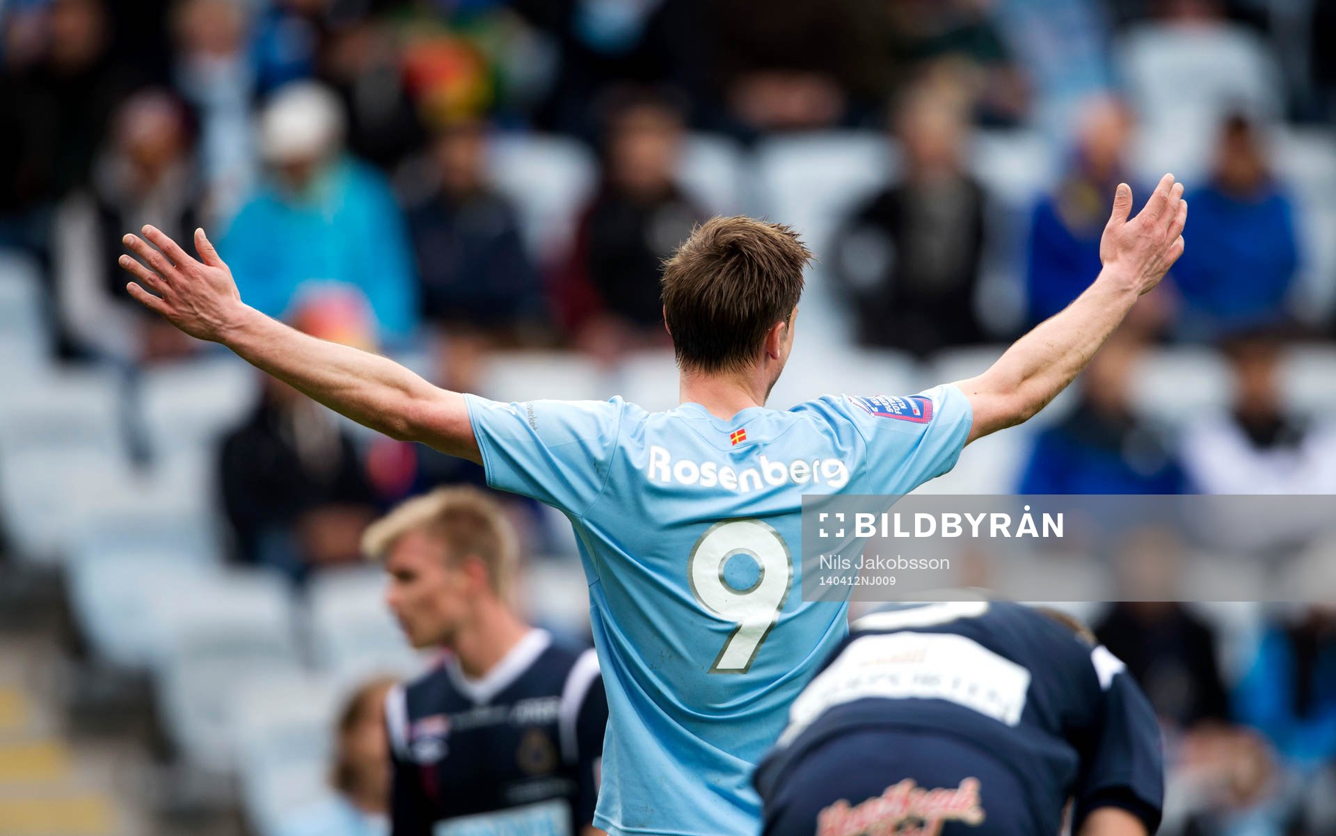 Malmö FFs Markus Rosenberg är uppgiven under den allsvenska fotbollsmatchen mellan Malmö FF och Gefle den 12 april 2014 i Malmö.