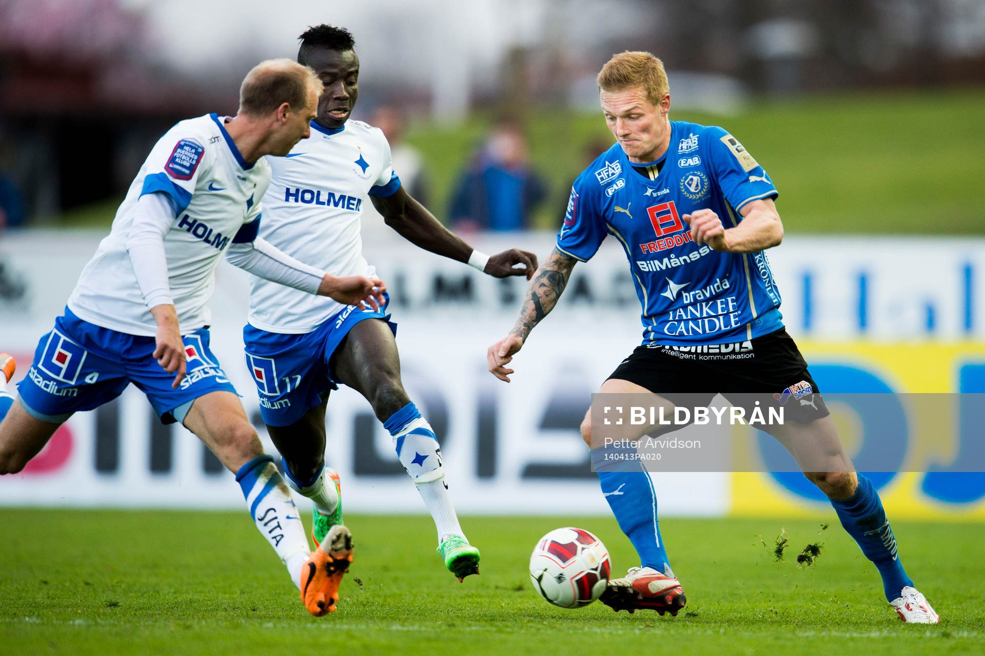 Halmstads Gudjón Baldvinsson  ställs mot Norrköpings