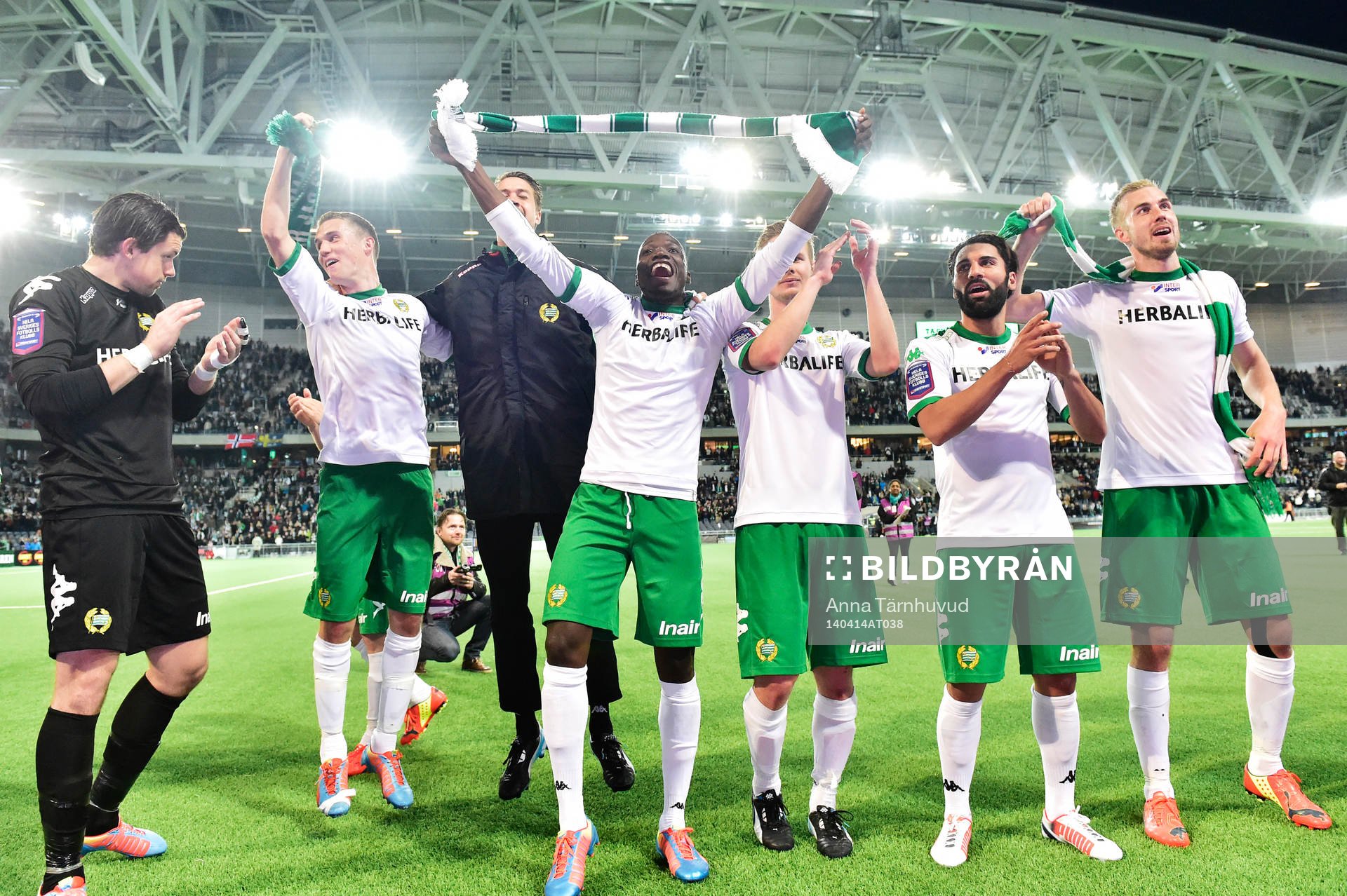 Hammarby spelare jublar